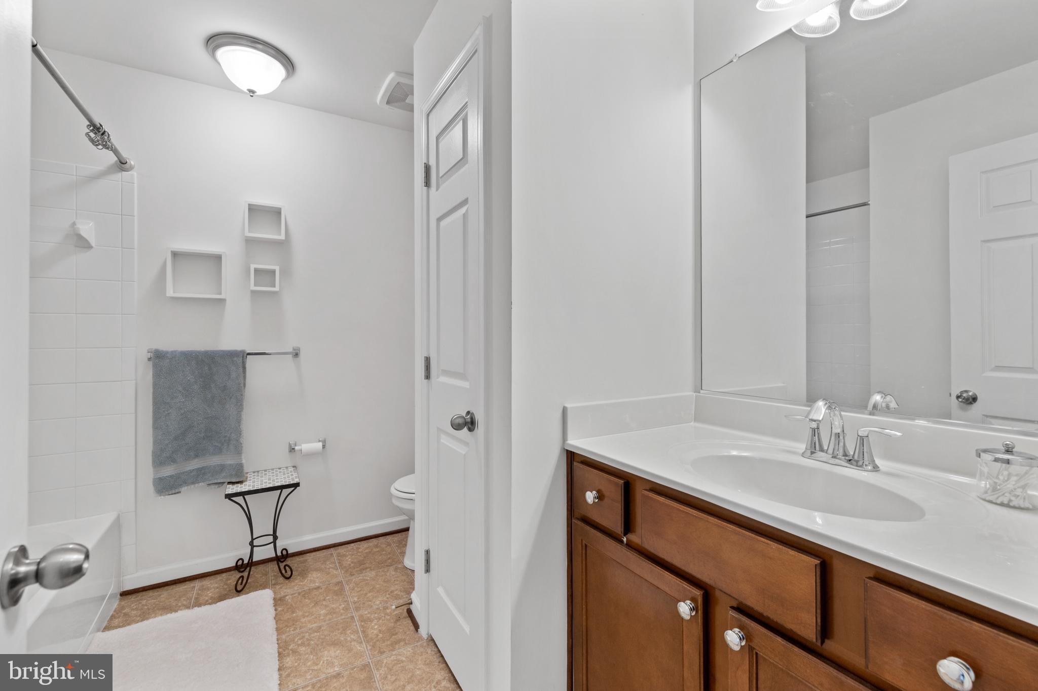 HOLLY WOODS - Residential