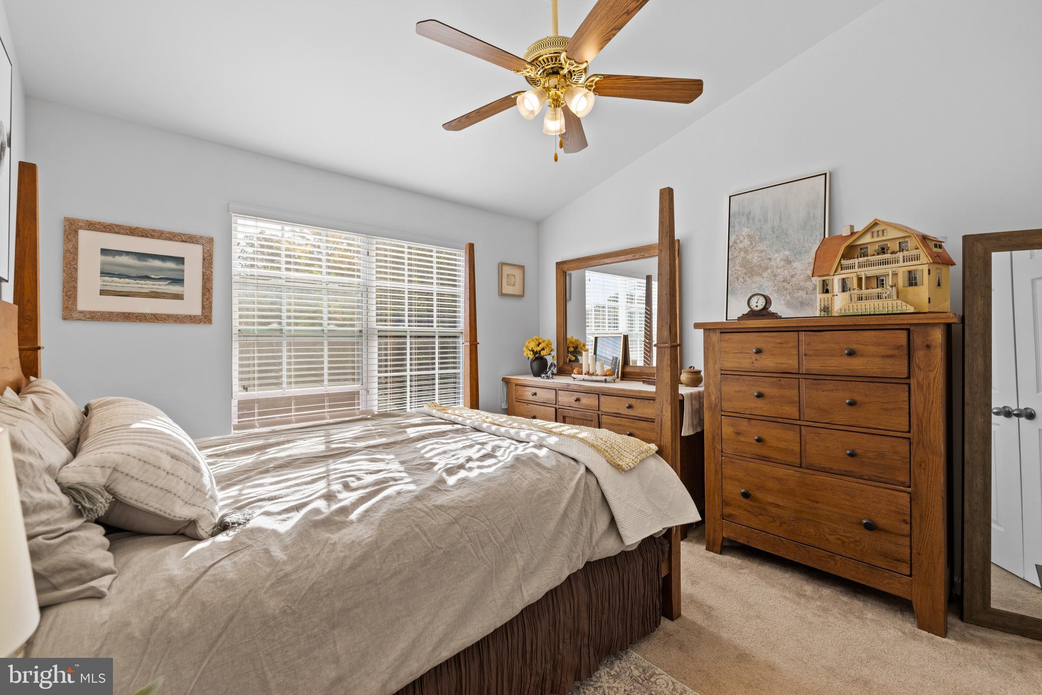 HOLLY WOODS - Residential