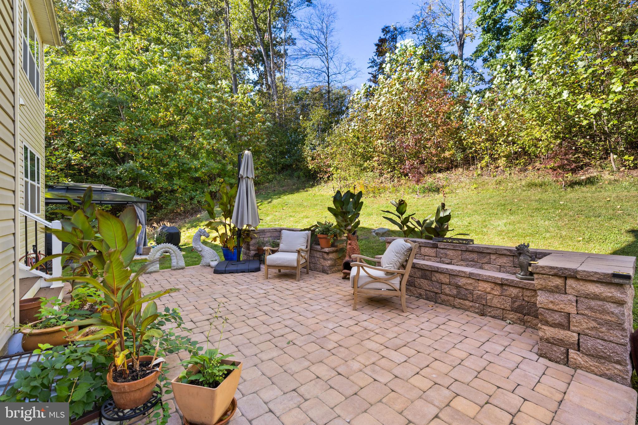 HOLLY WOODS - Residential