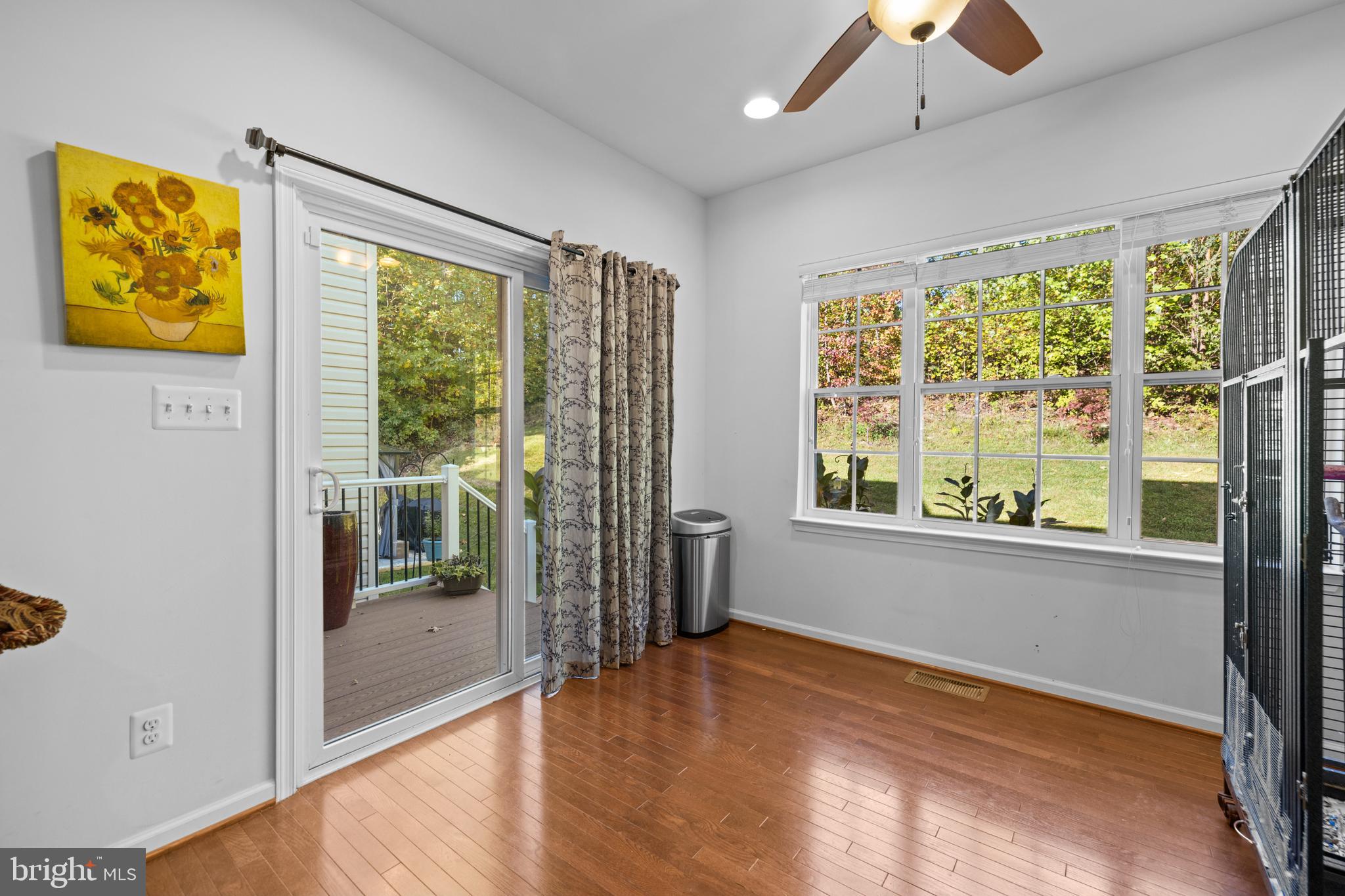 HOLLY WOODS - Residential