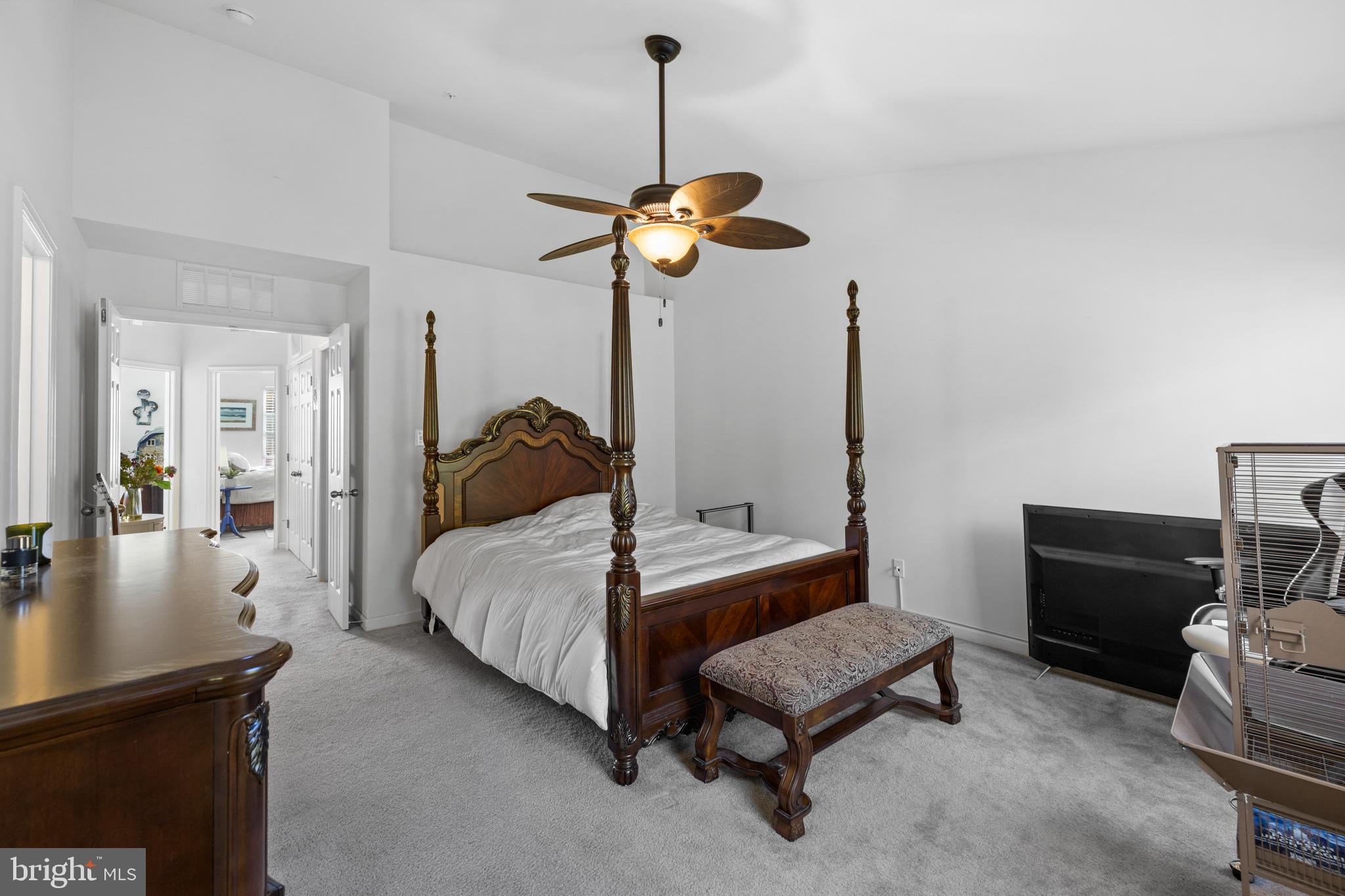 HOLLY WOODS - Residential