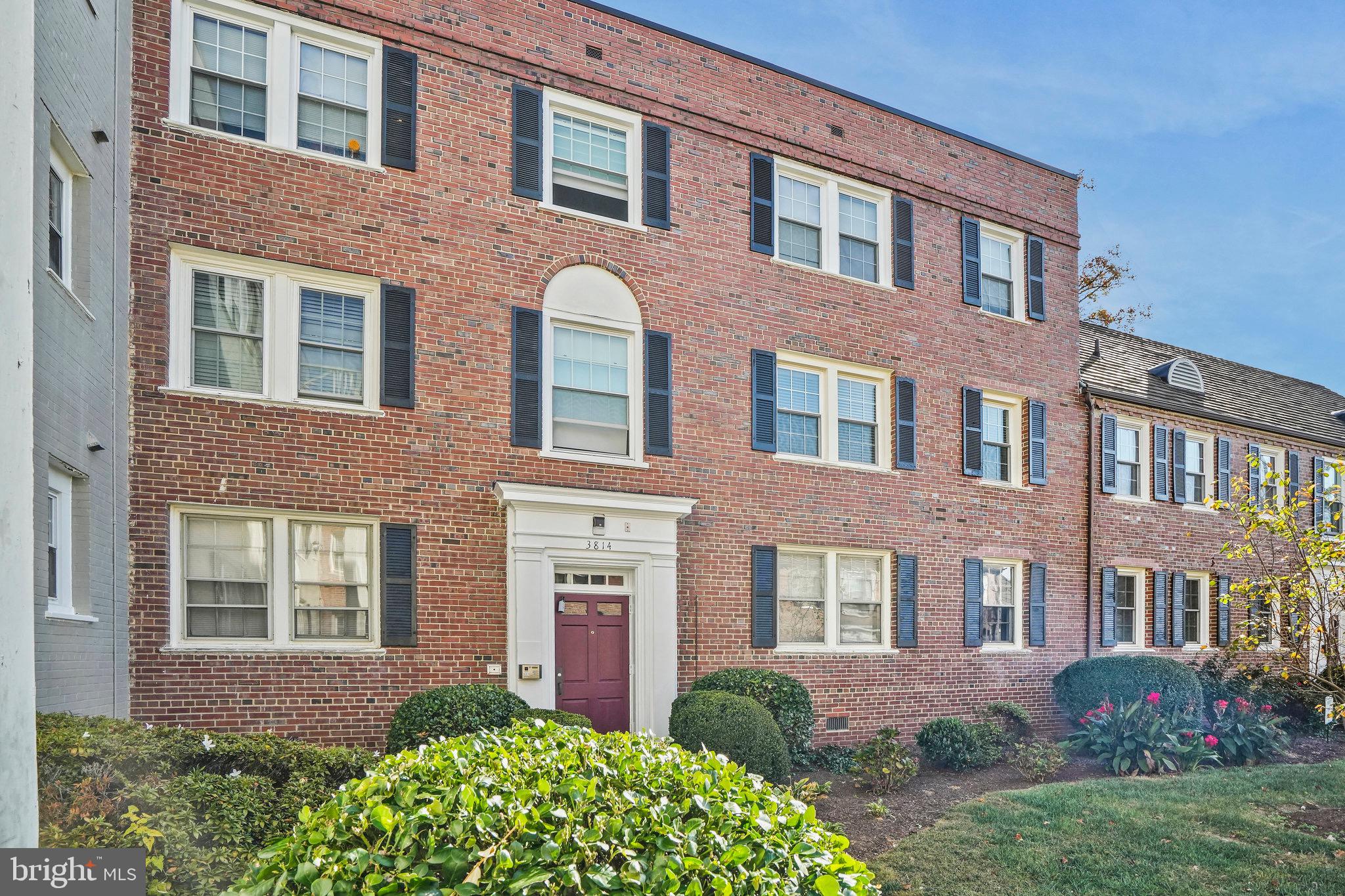 3814 V STREET SE 201