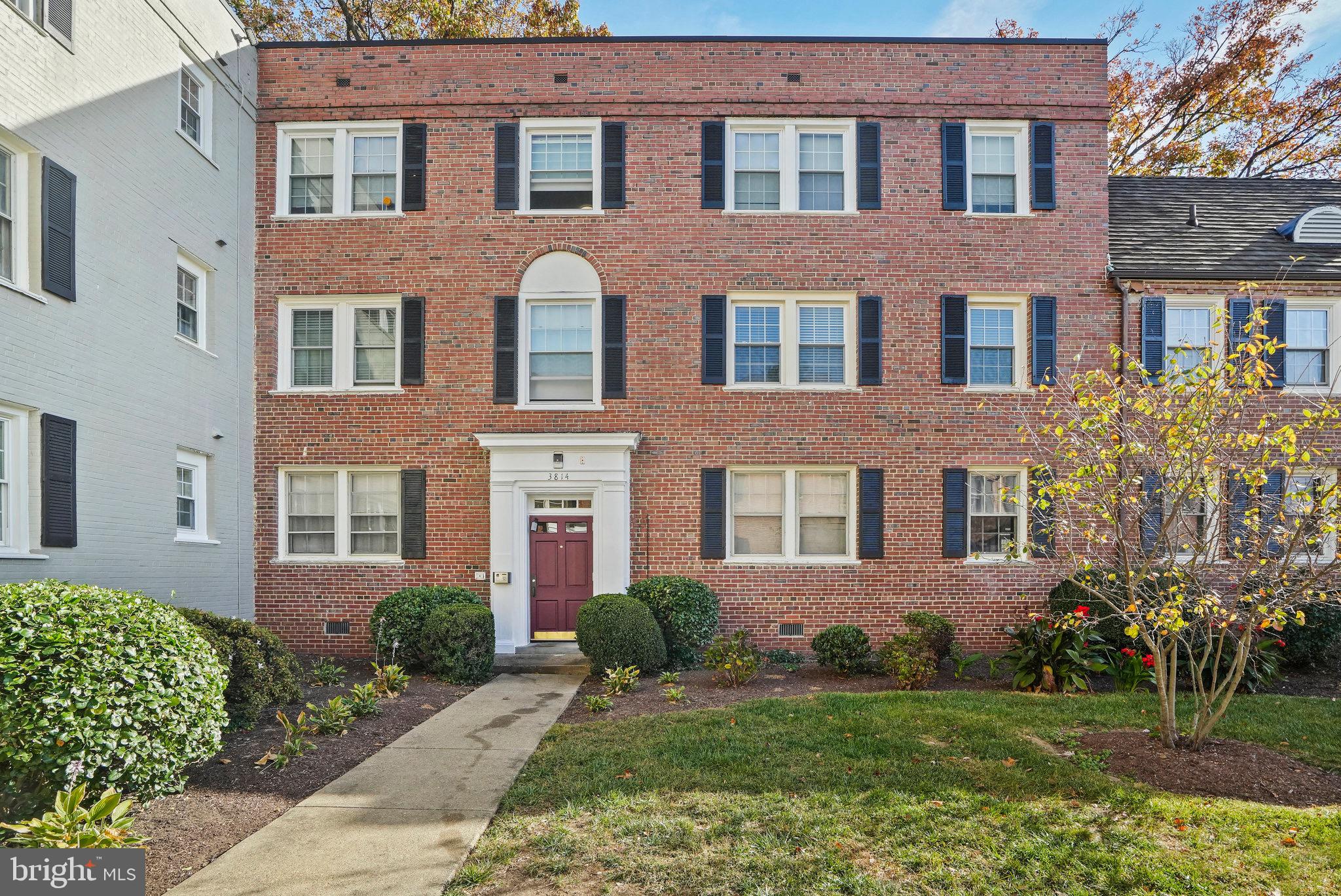 3814 V STREET SE 201