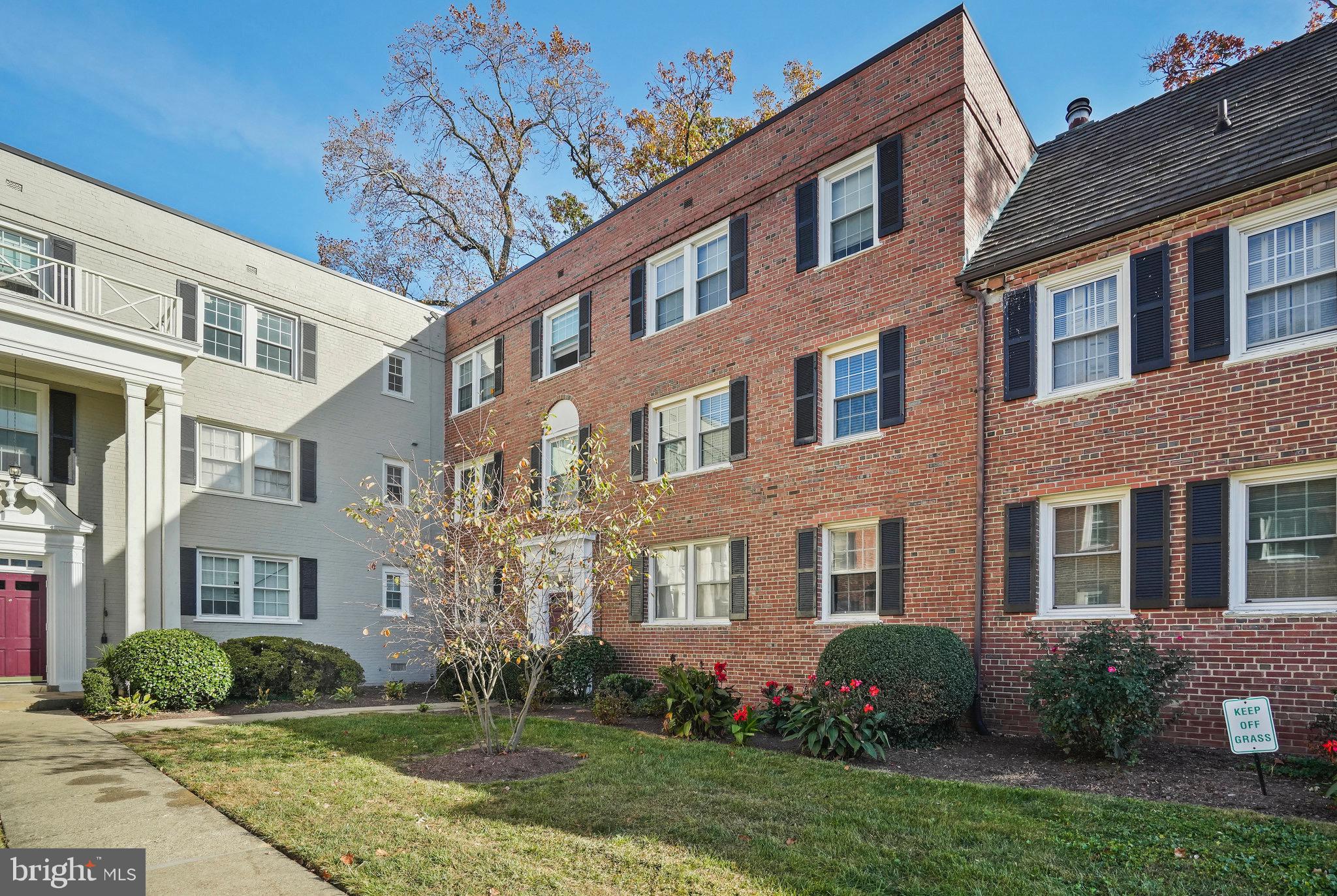 3814 V STREET SE 201