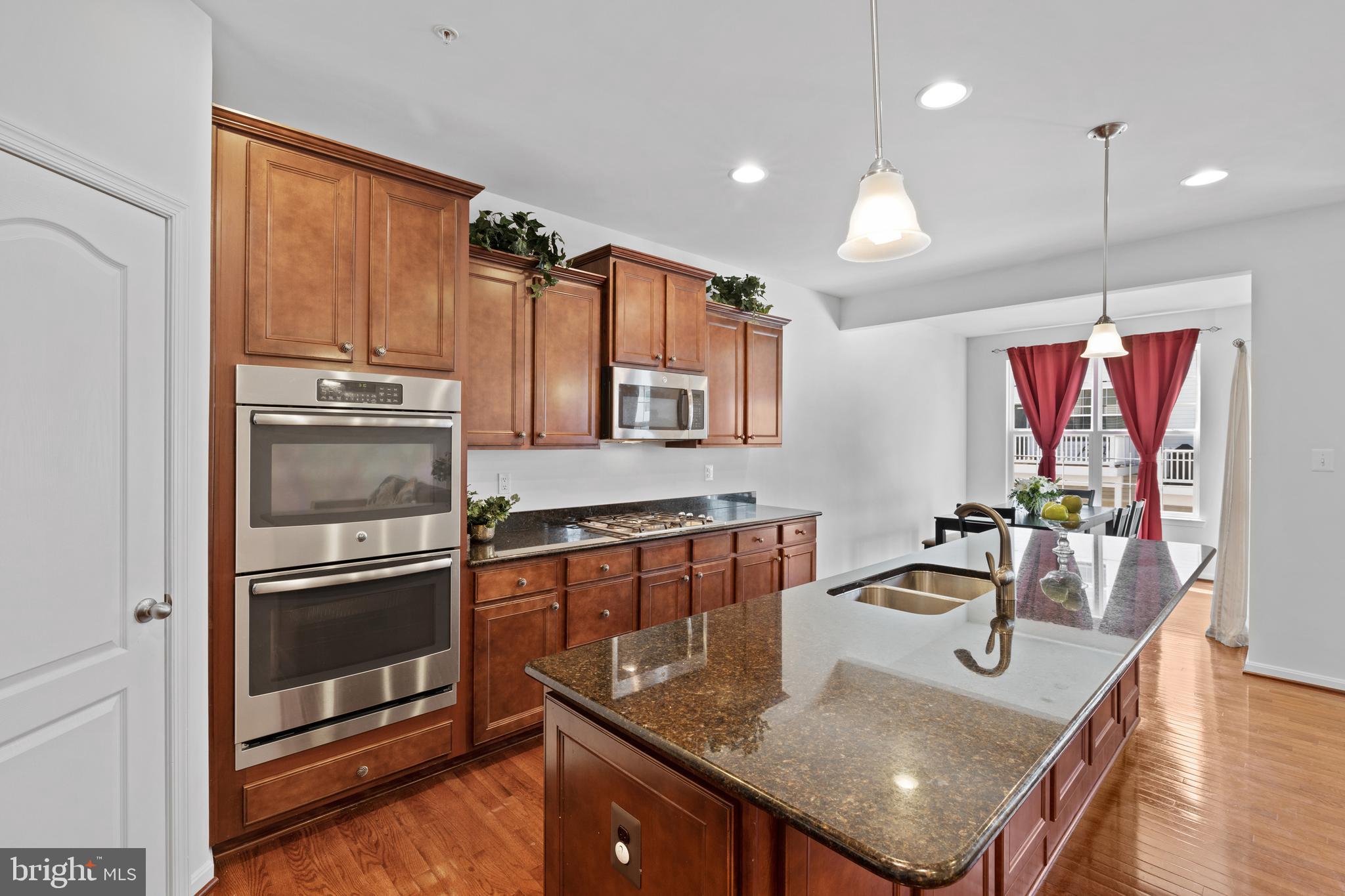 TOWNS OF TANGLEWOOD - Residential