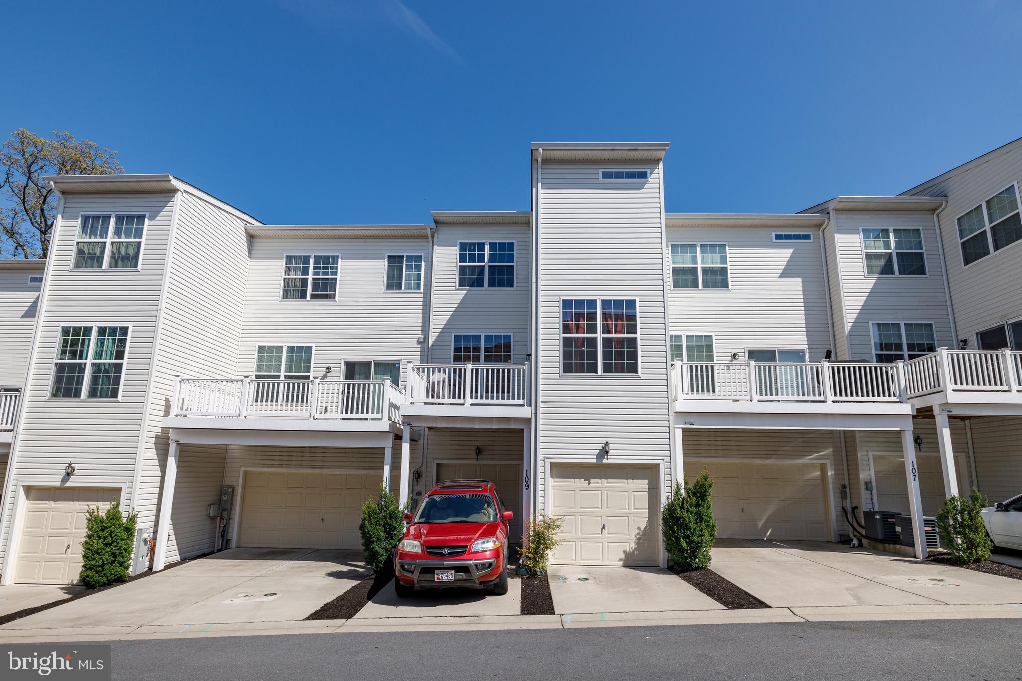 TOWNS OF TANGLEWOOD - Residential