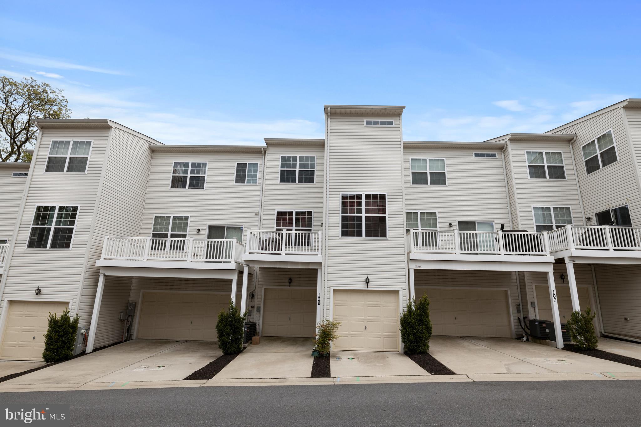 TOWNS OF TANGLEWOOD - Residential