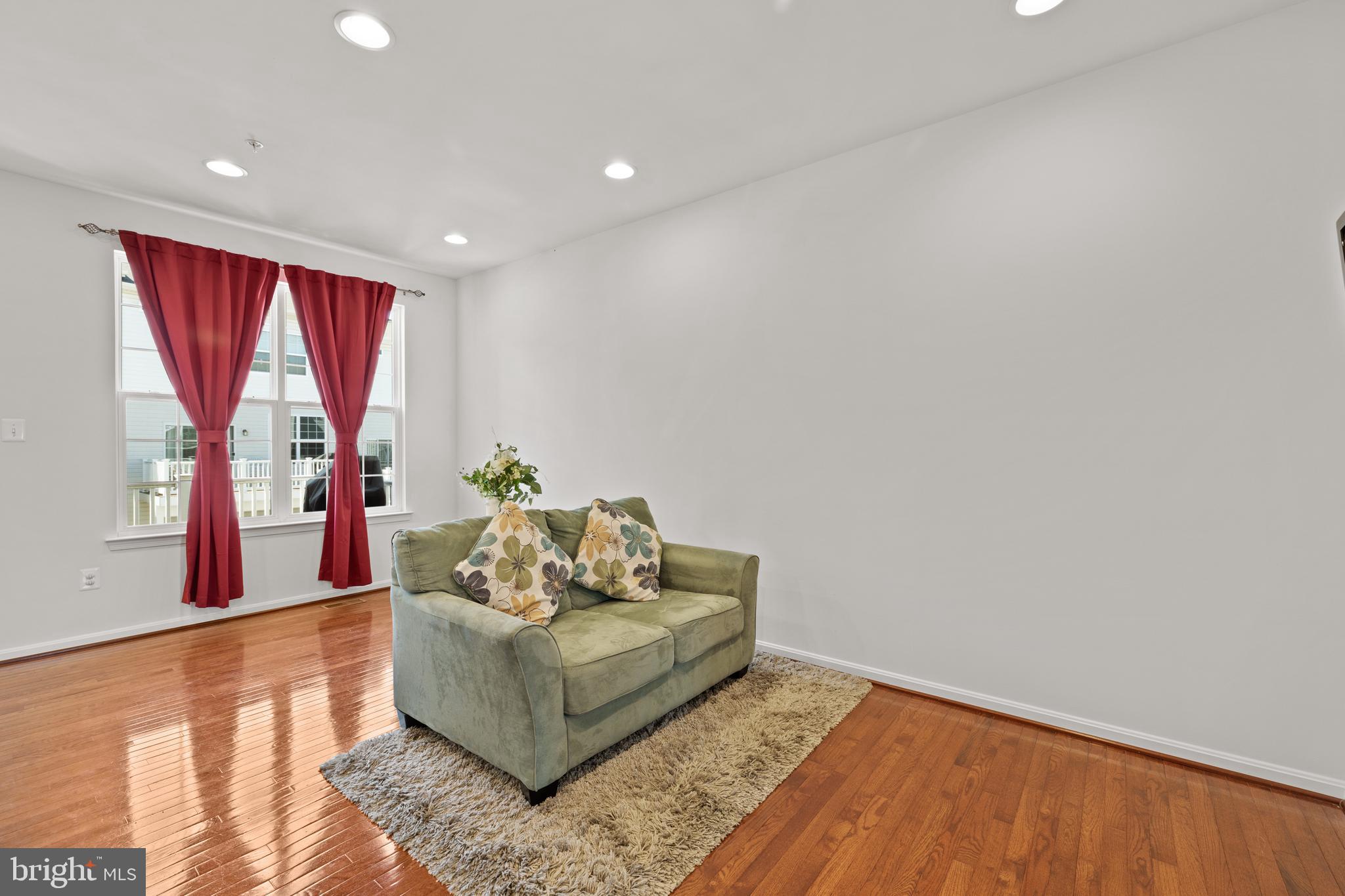 TOWNS OF TANGLEWOOD - Residential