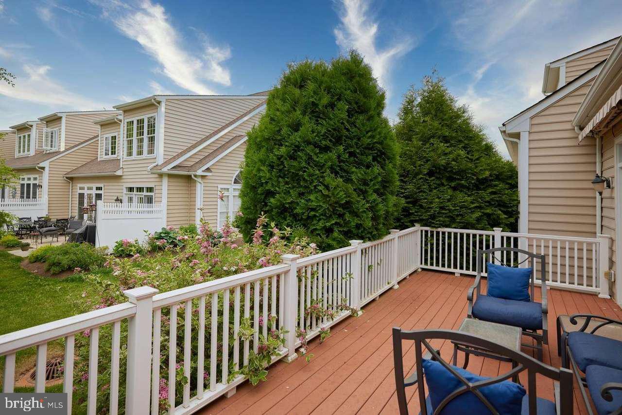 COLDSTREAM CROSSING - Residential