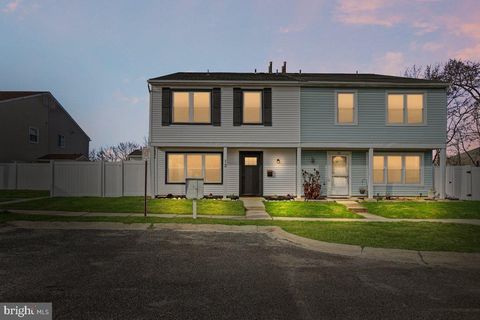 13 LAMONT COURT SICKLERVILLE NJ 08081