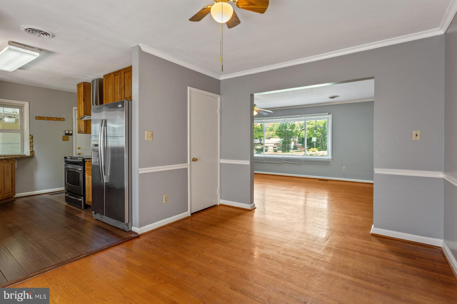 COUNTRY CLUB VIEW - Residential