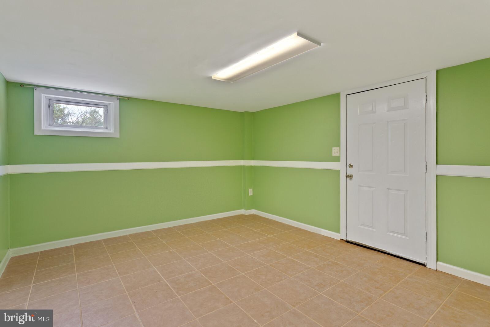 COUNTRY CLUB VIEW - Residential