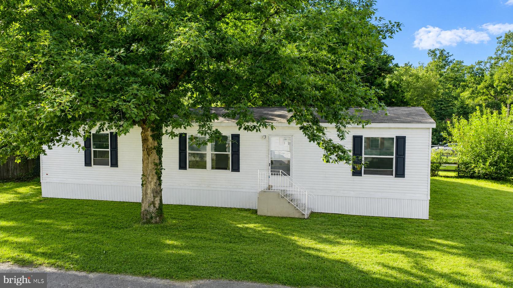 15 BRIARWOOD LANE