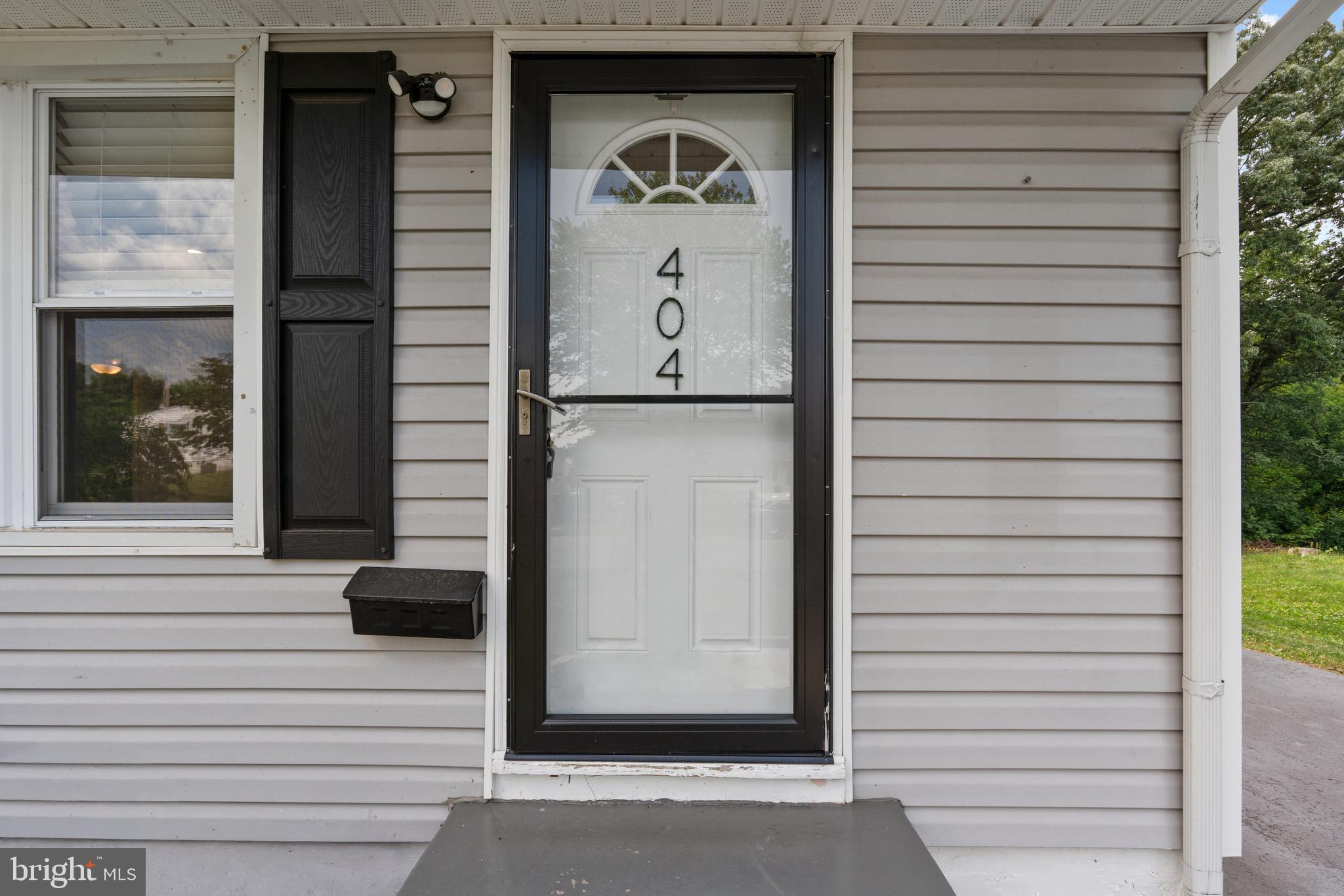 404 TAMARA CIRCLE