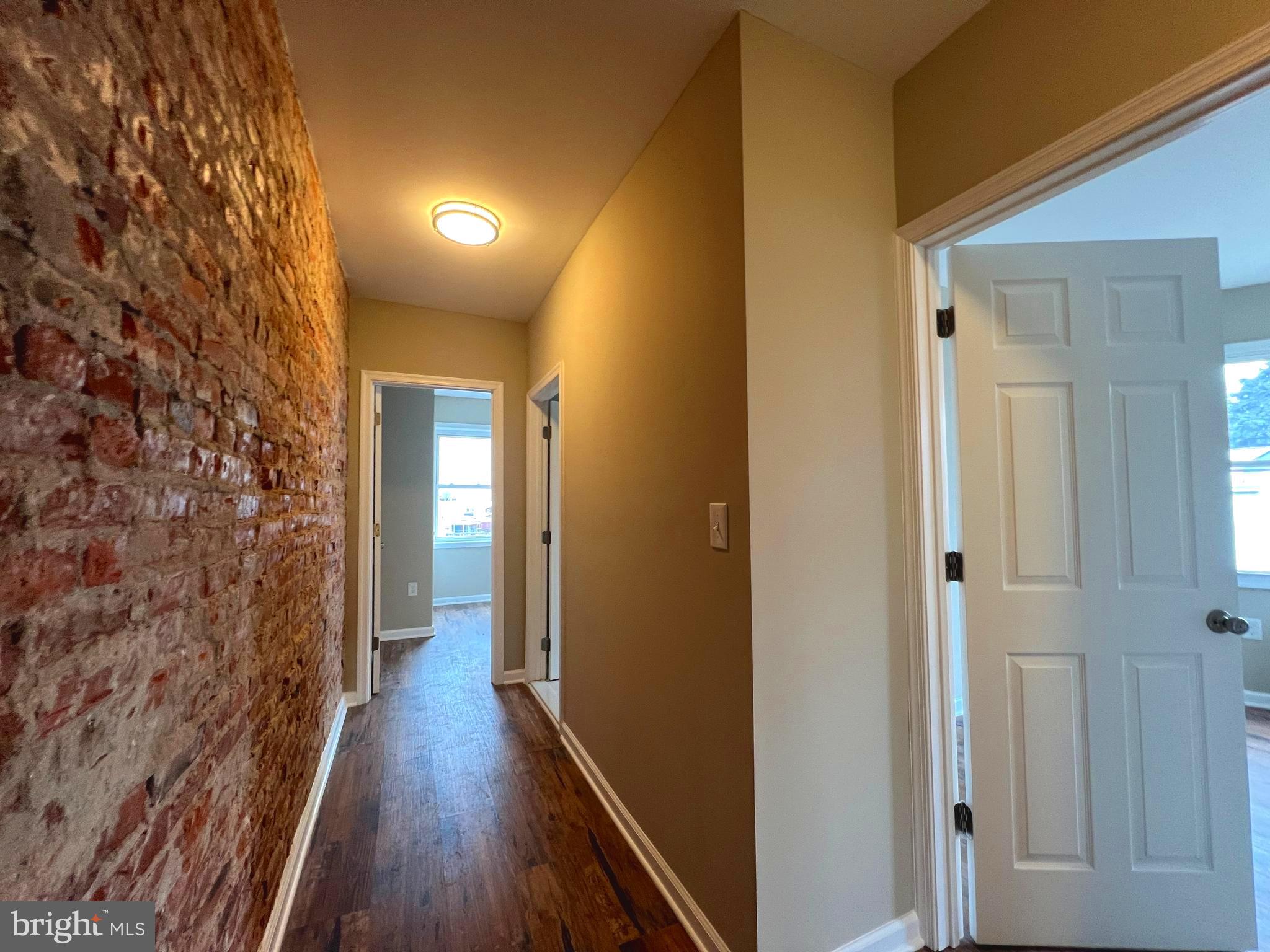BRIDESBURG - Residential