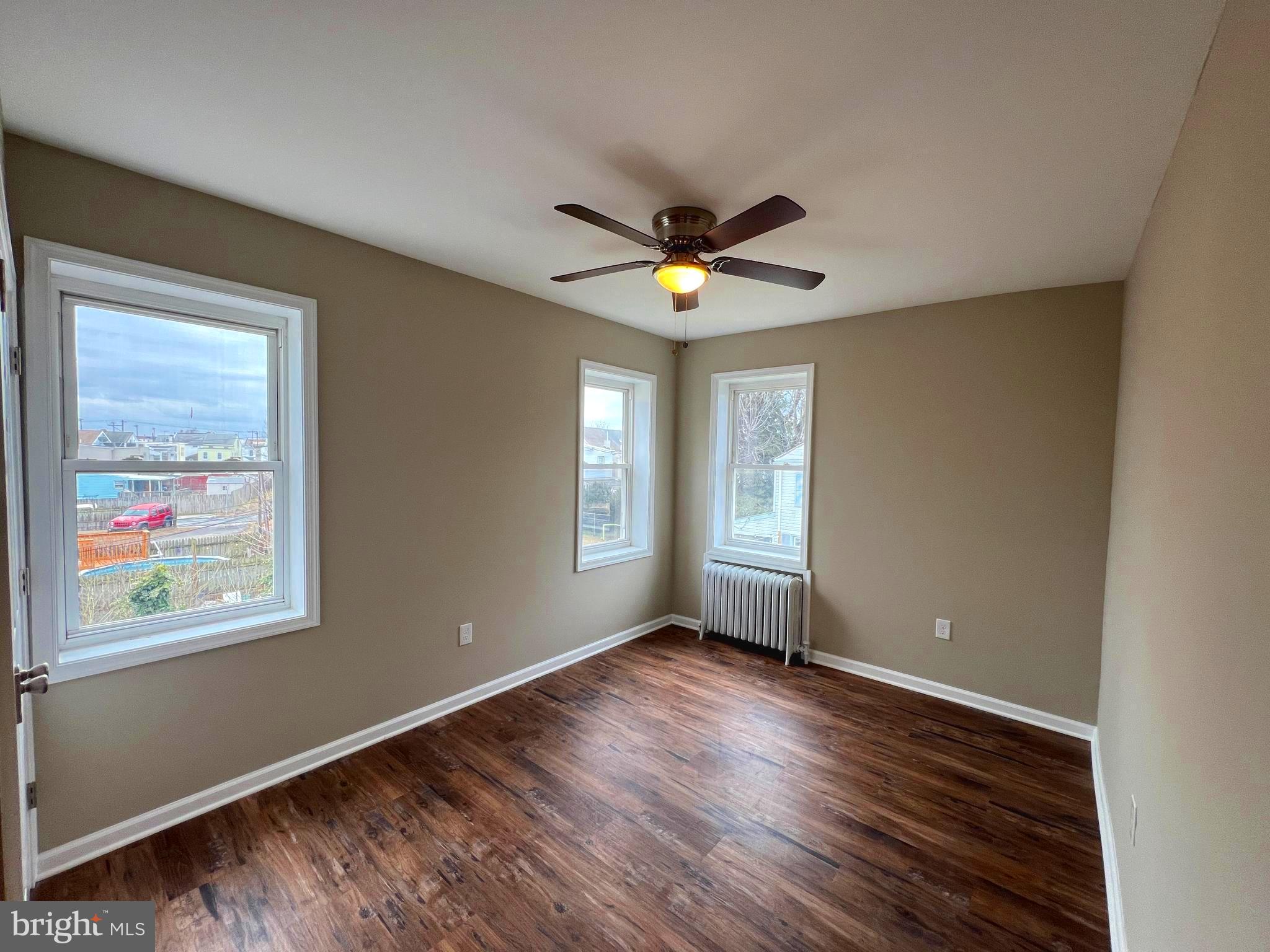 BRIDESBURG - Residential