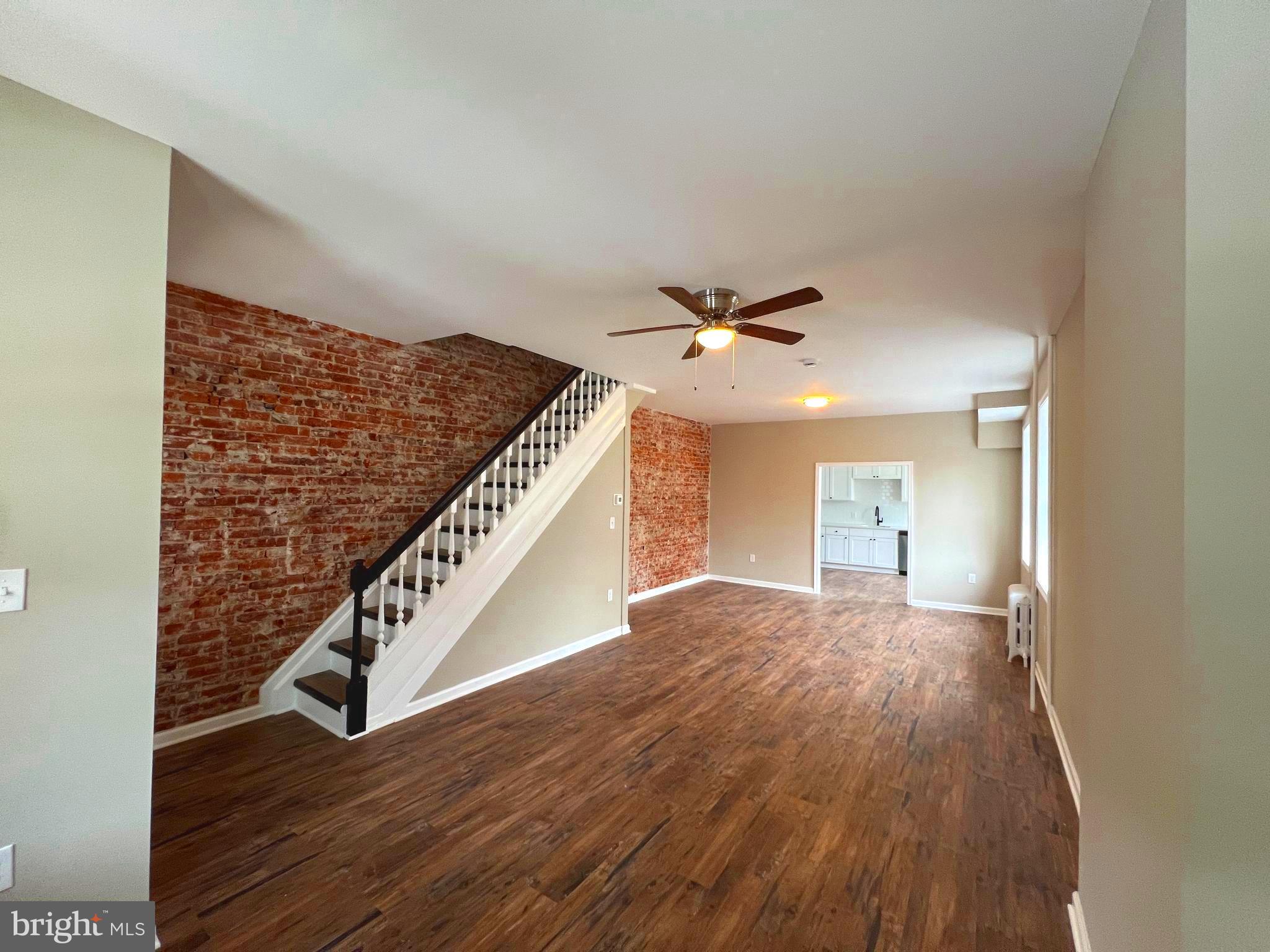 BRIDESBURG - Residential