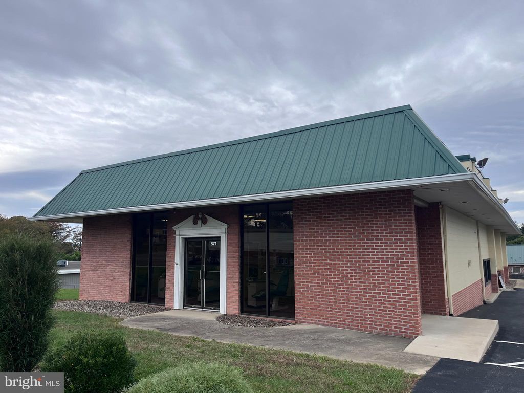 Photo of 871 W King St, SHIPPENSBURG, PA 17257 (MLS # PAFL2030680)