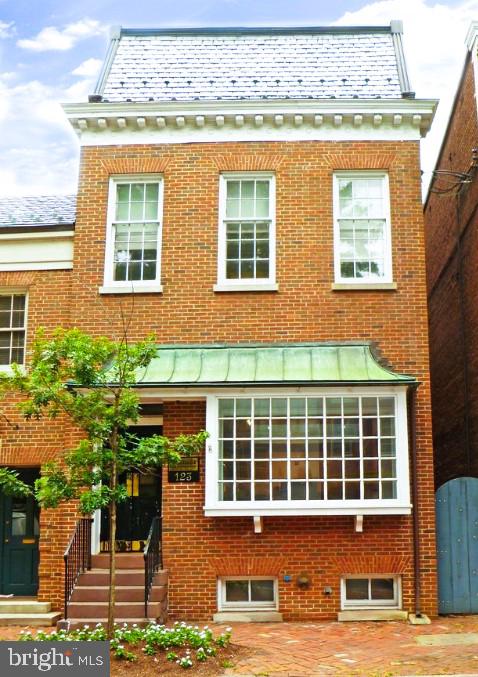OLD TOWN ALEXANDRIA - Commercial Sale