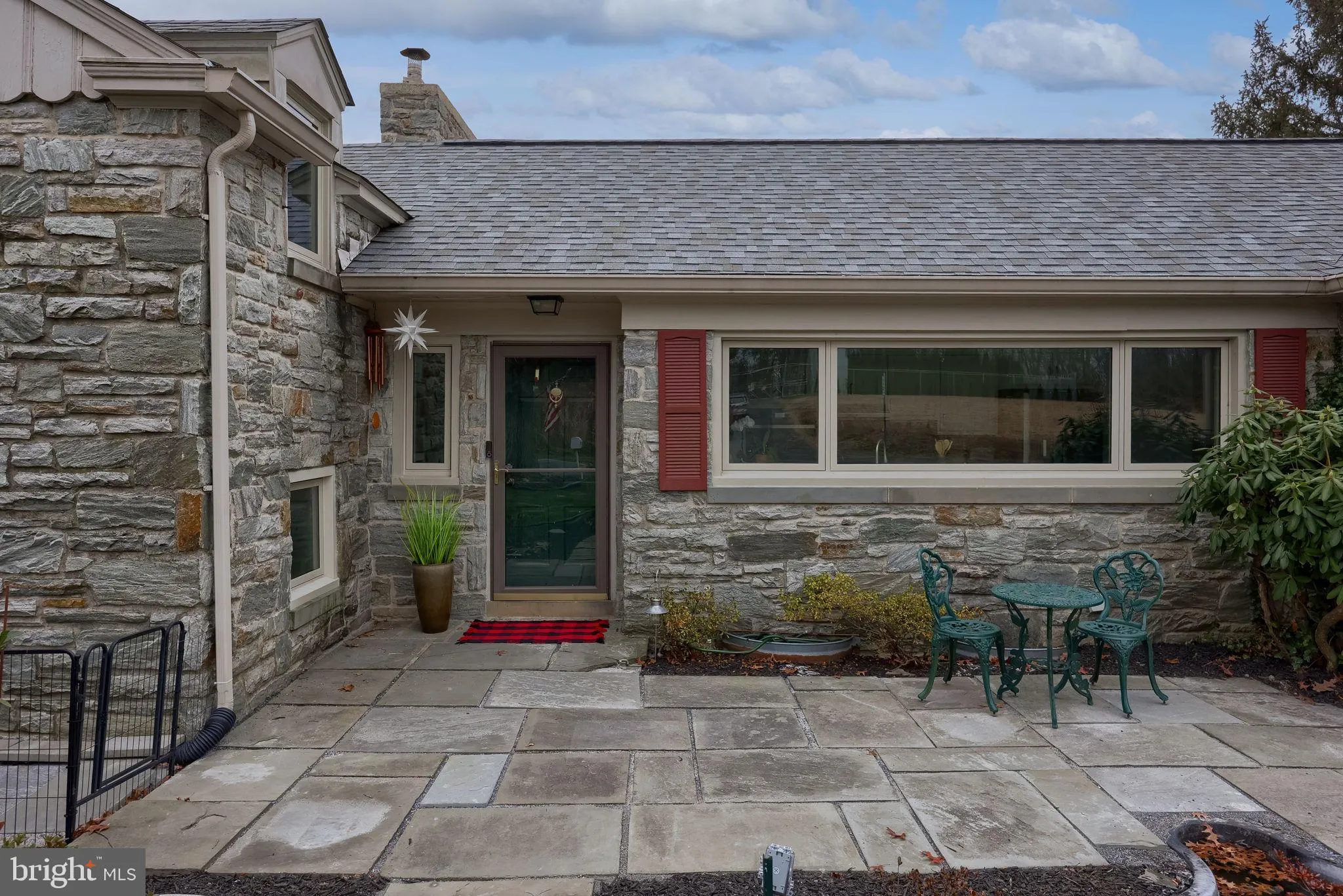 Lancaster, Pennsylvania 17601, United States, 4 Bedrooms Bedrooms, ,2 BathroomsBathrooms,Residential,Active,250885