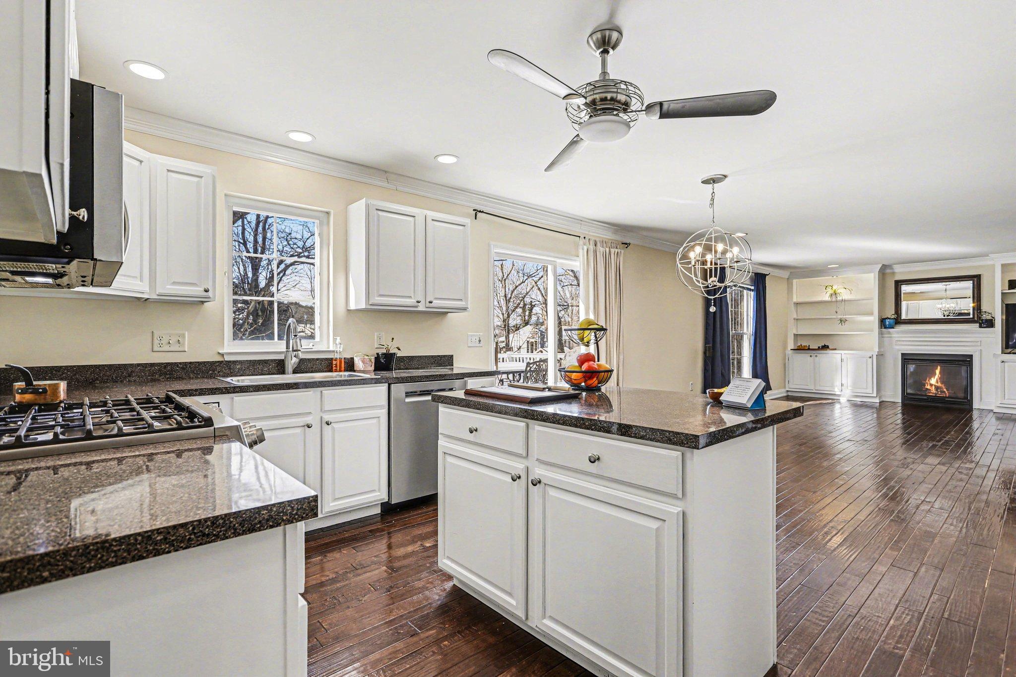 LOGANS RUN - Residential