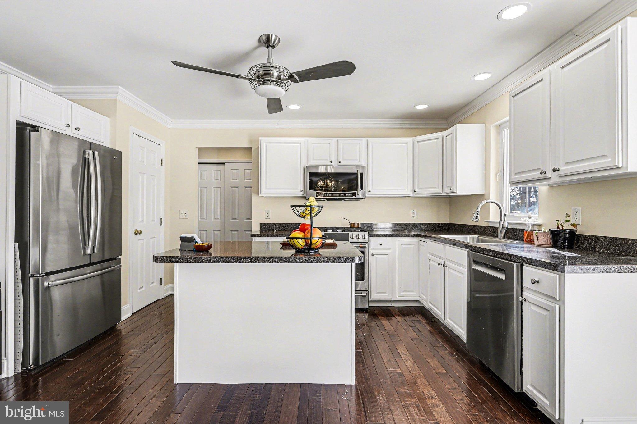 LOGANS RUN - Residential