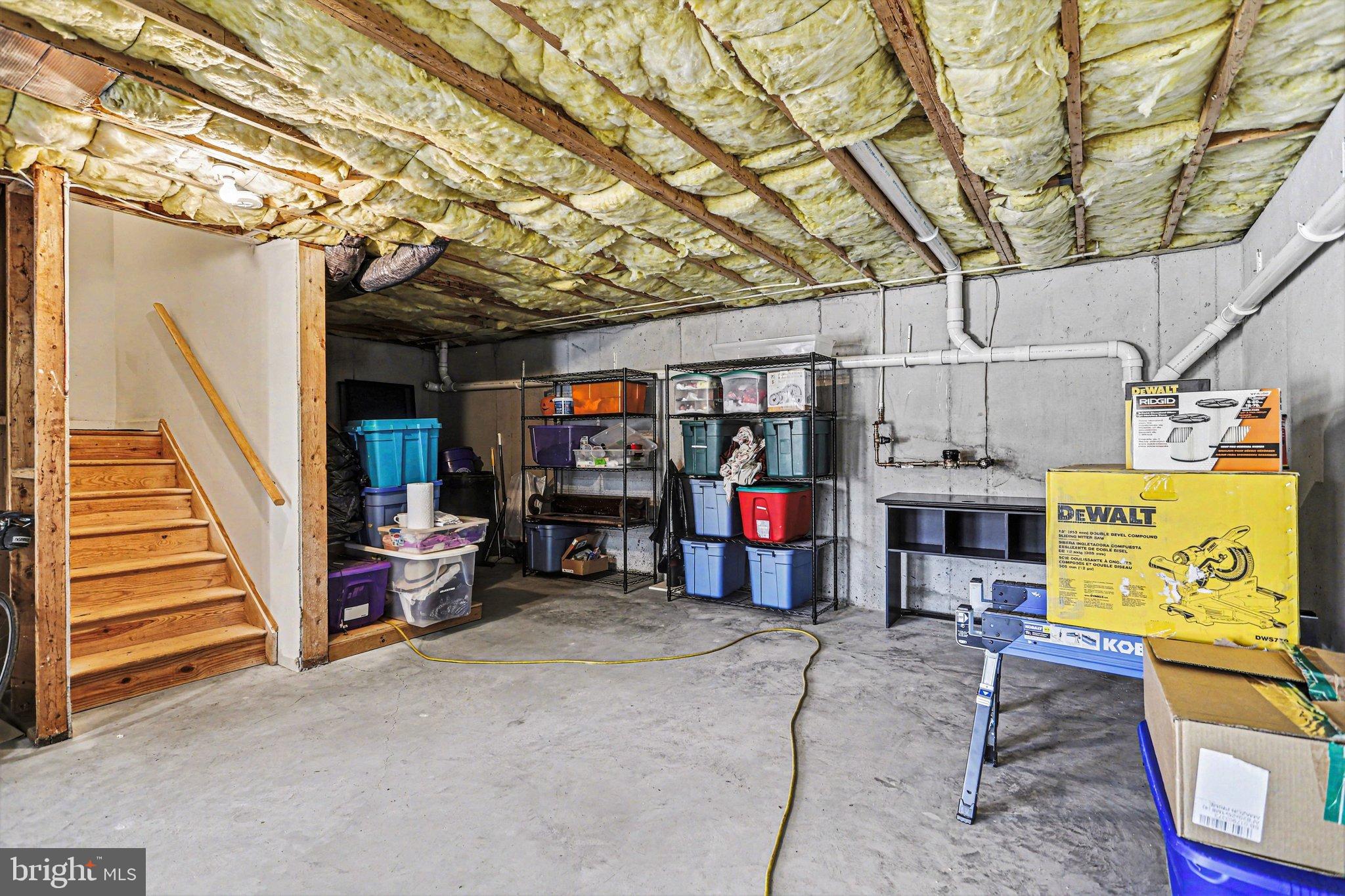 LOGANS RUN - Residential