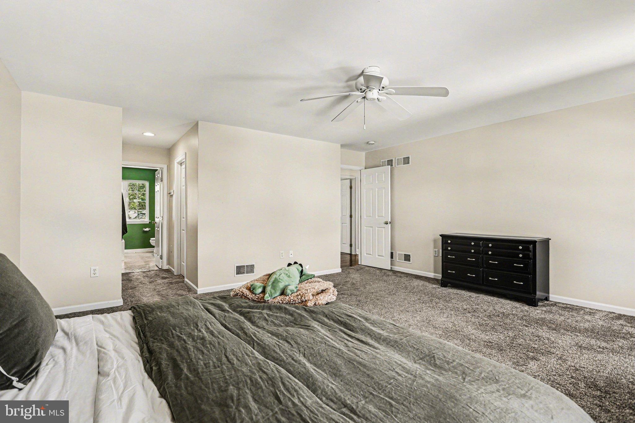 LOGANS RUN - Residential