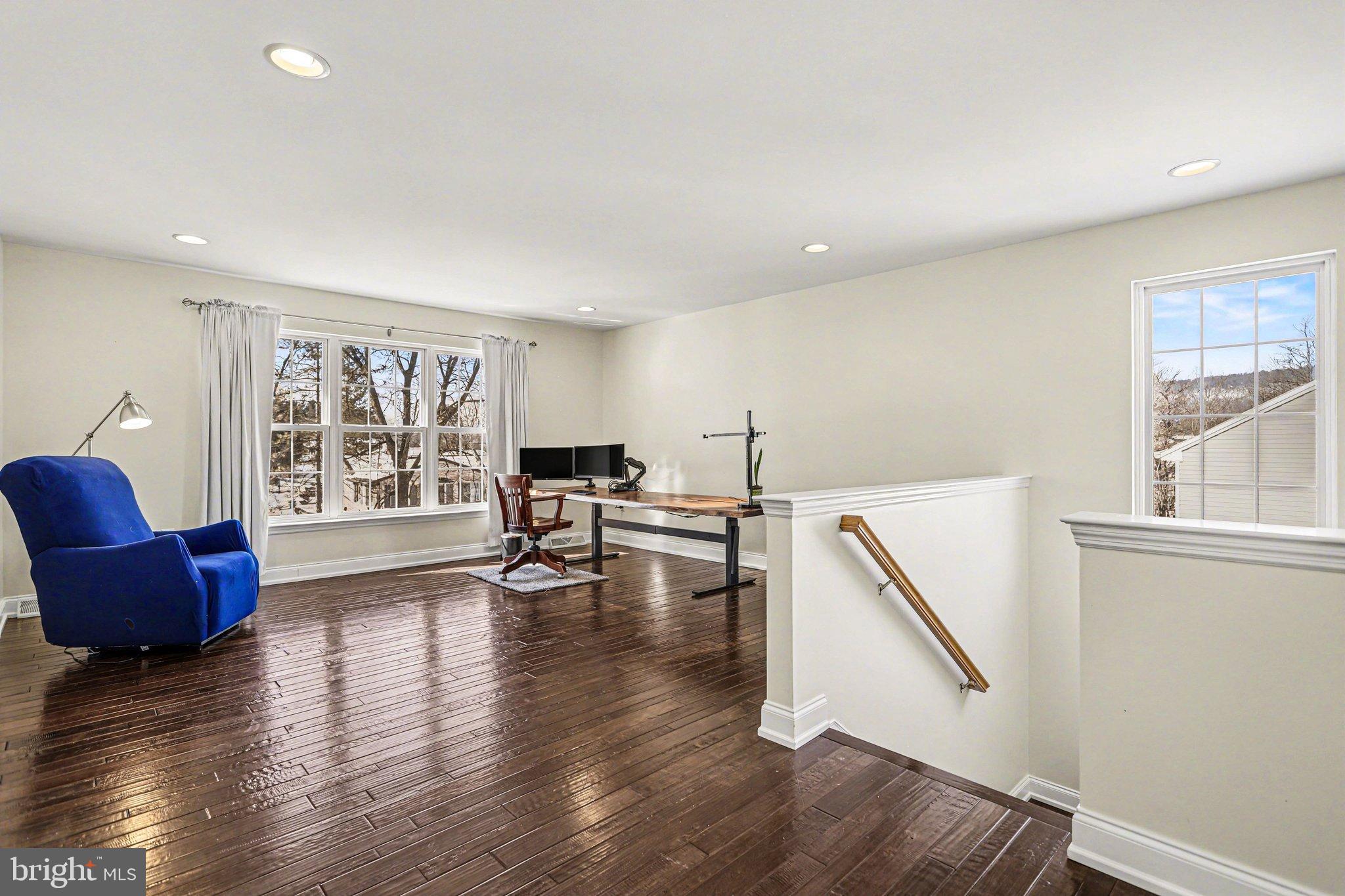 LOGANS RUN - Residential