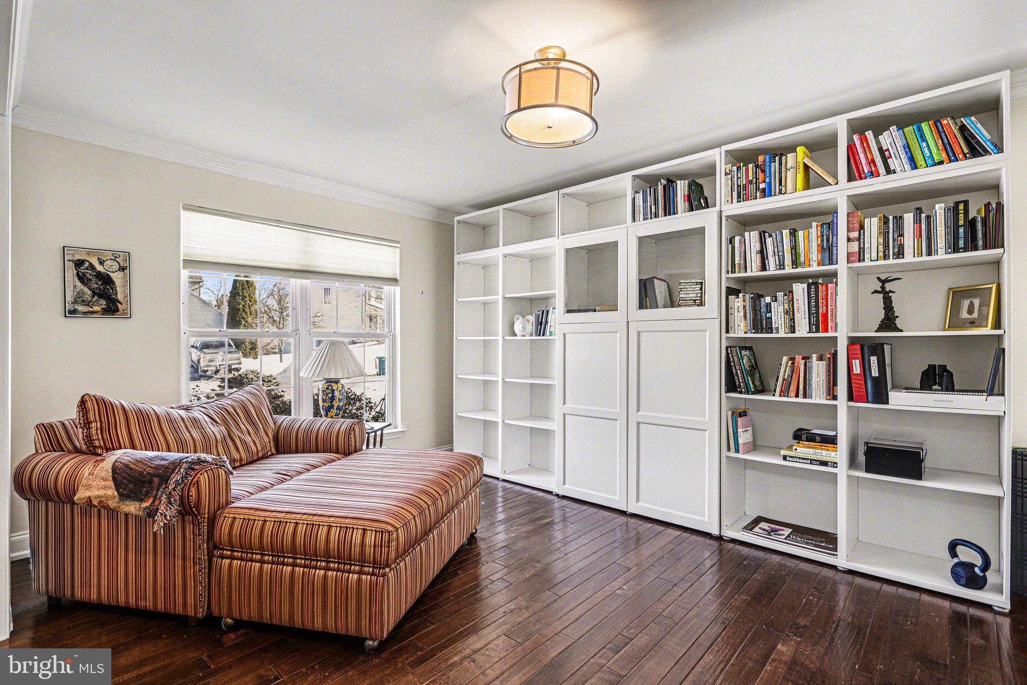 LOGANS RUN - Residential