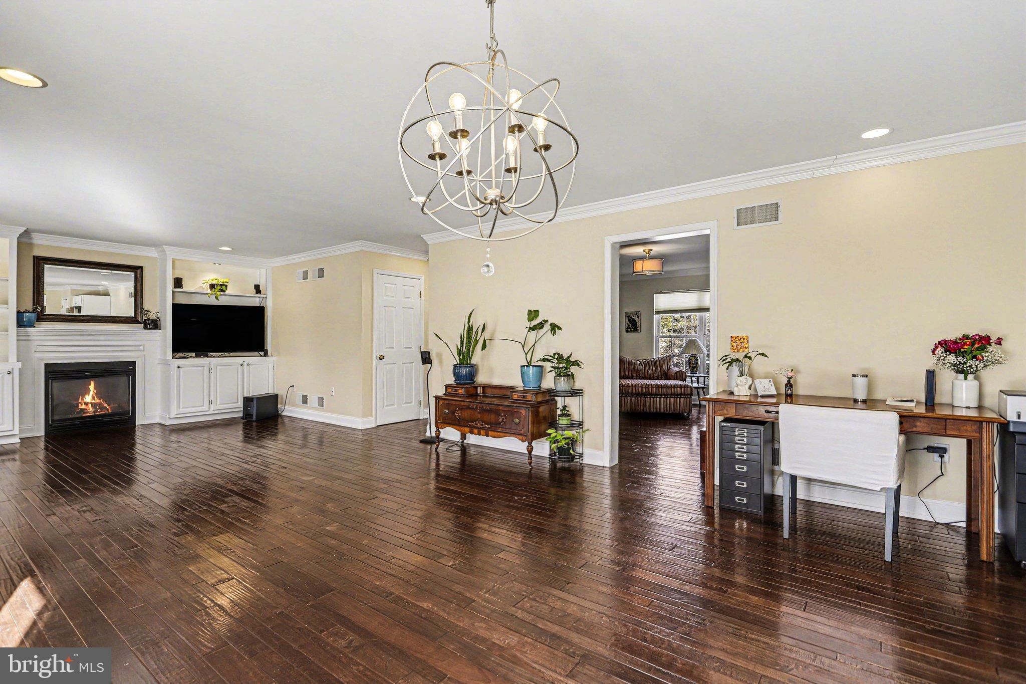 LOGANS RUN - Residential