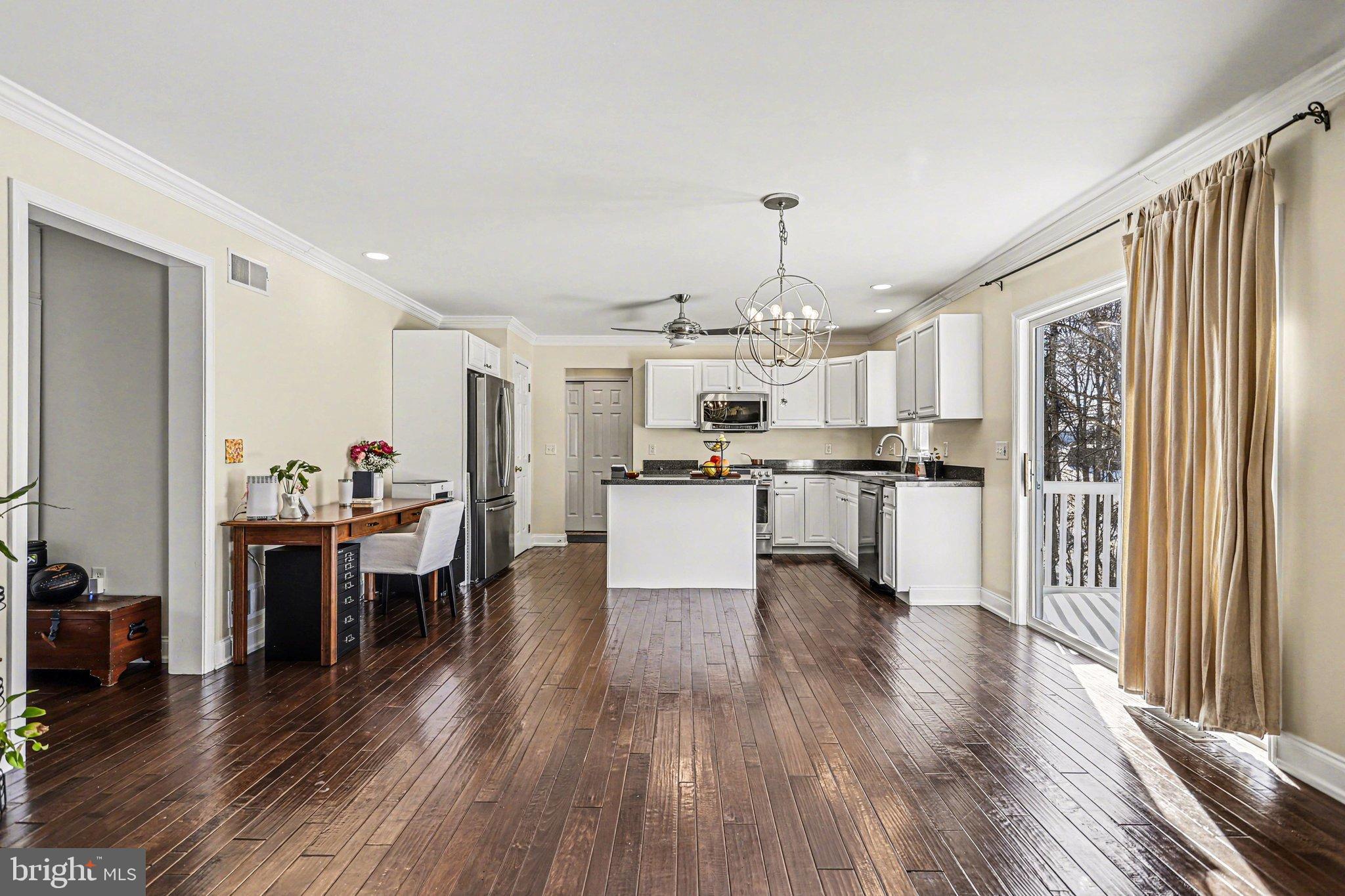 LOGANS RUN - Residential