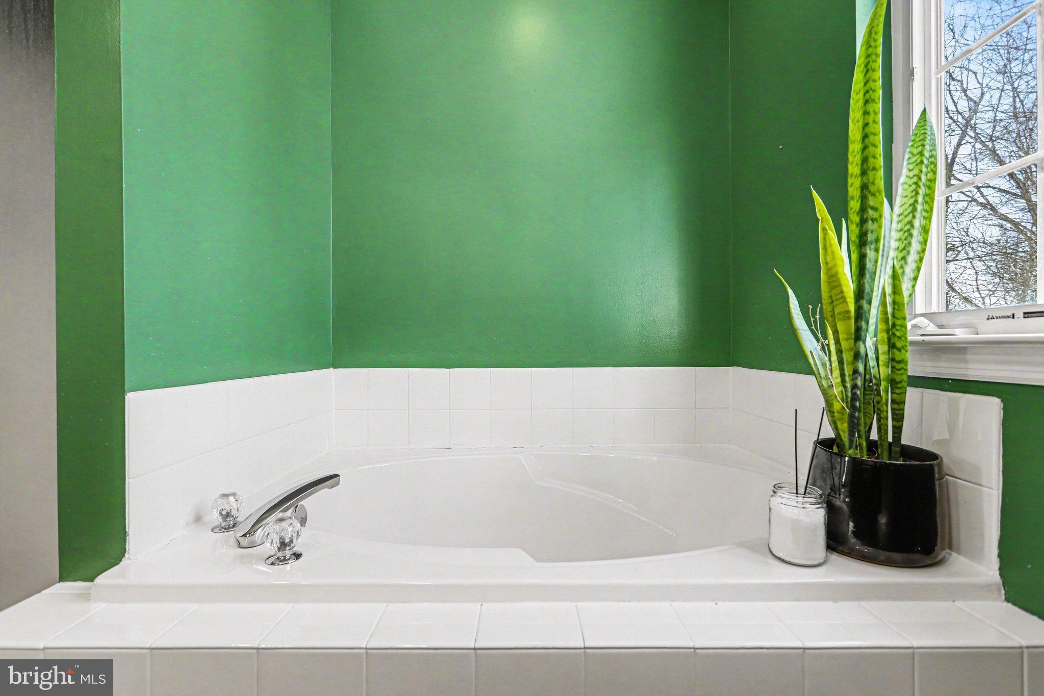 LOGANS RUN - Residential