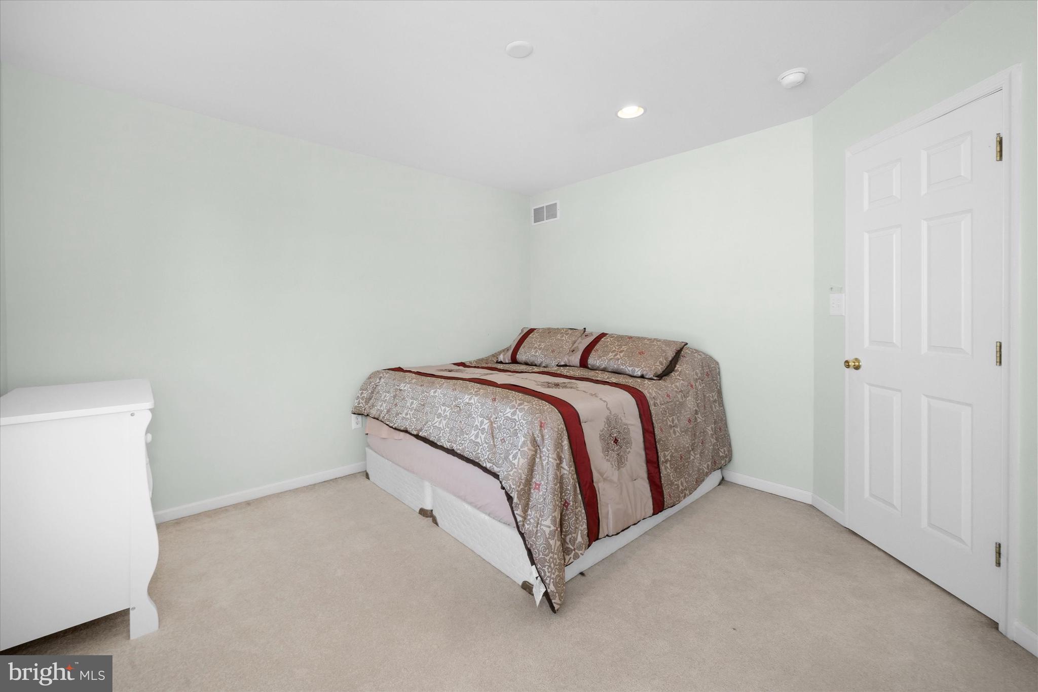 THE LEGENDS - Residential