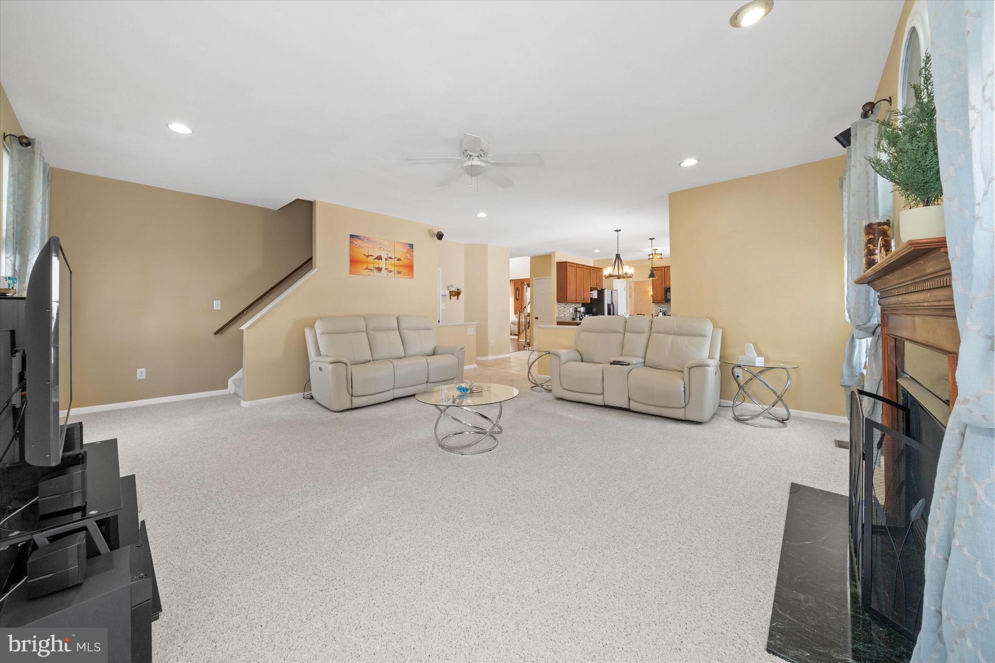 THE LEGENDS - Residential