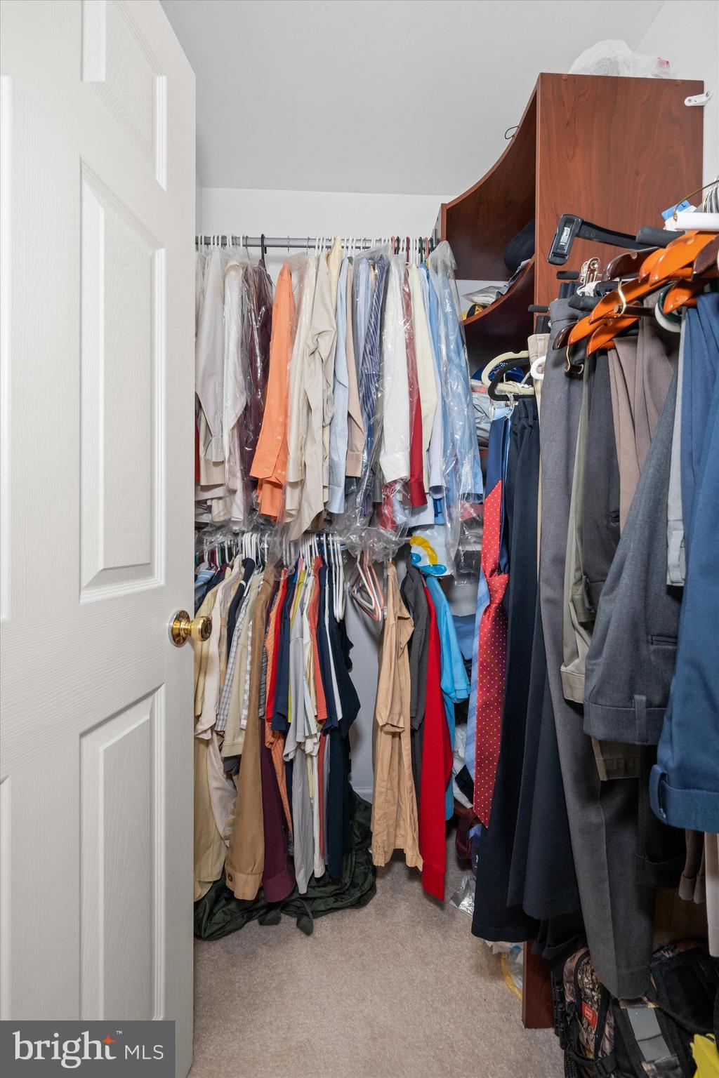 THE LEGENDS - Residential