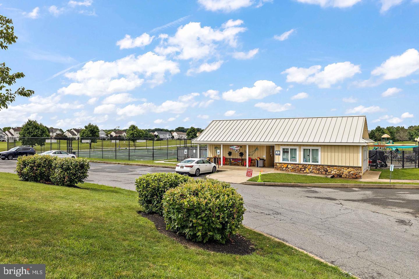 THE LEGENDS - Residential