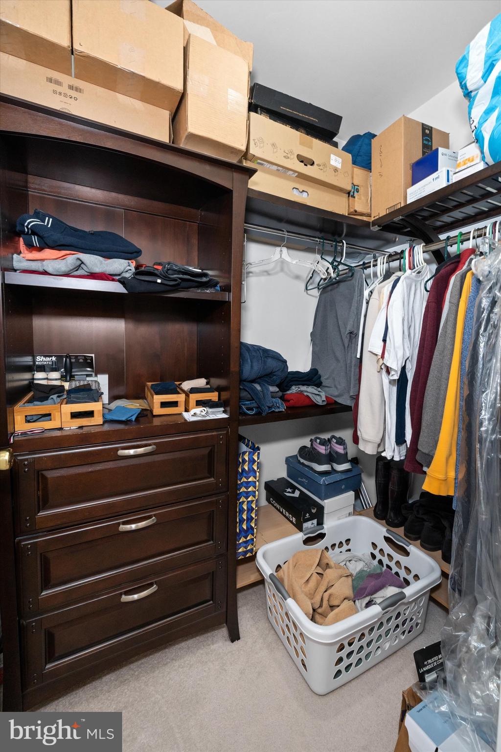 THE LEGENDS - Residential