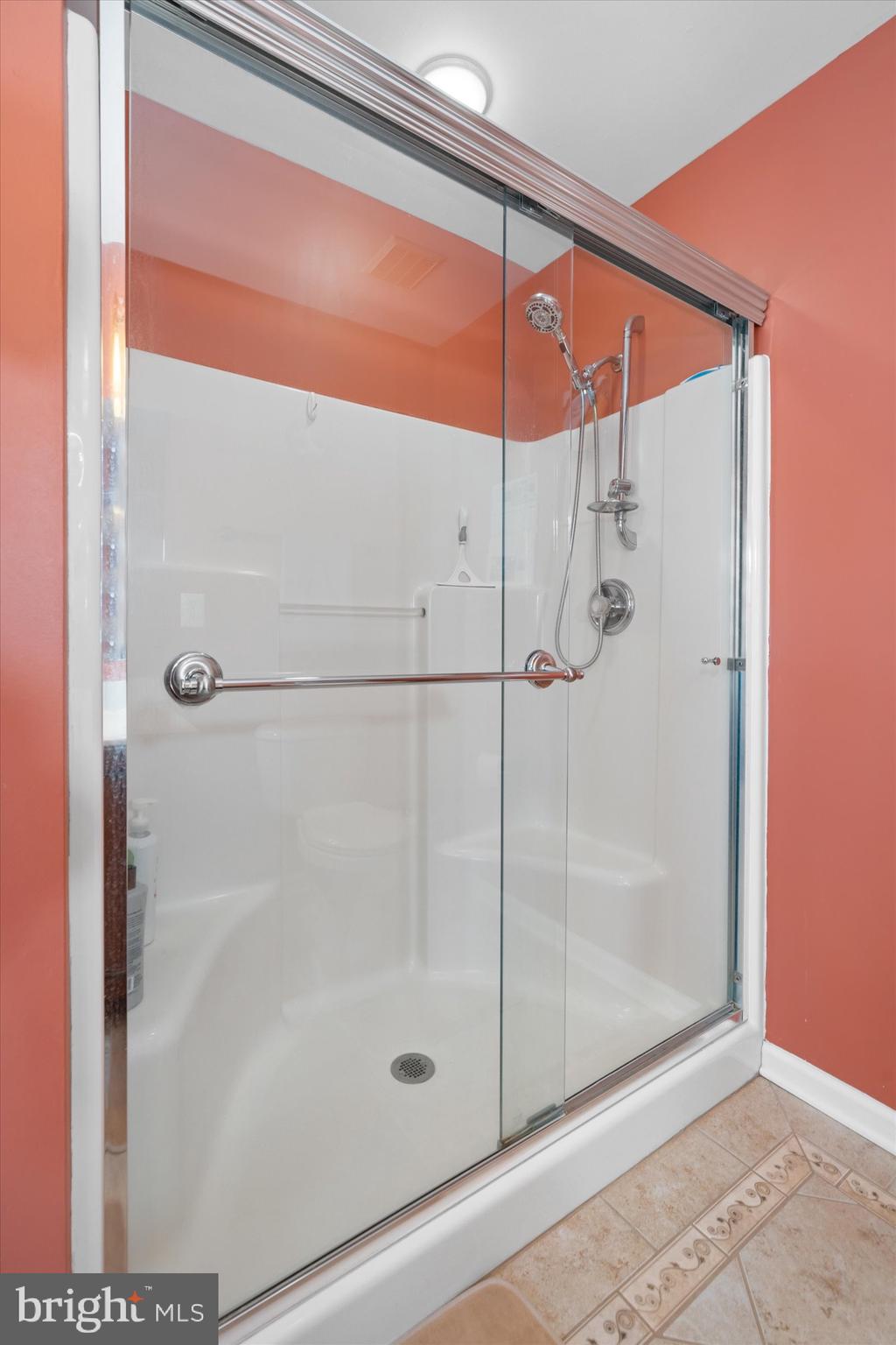 THE LEGENDS - Residential