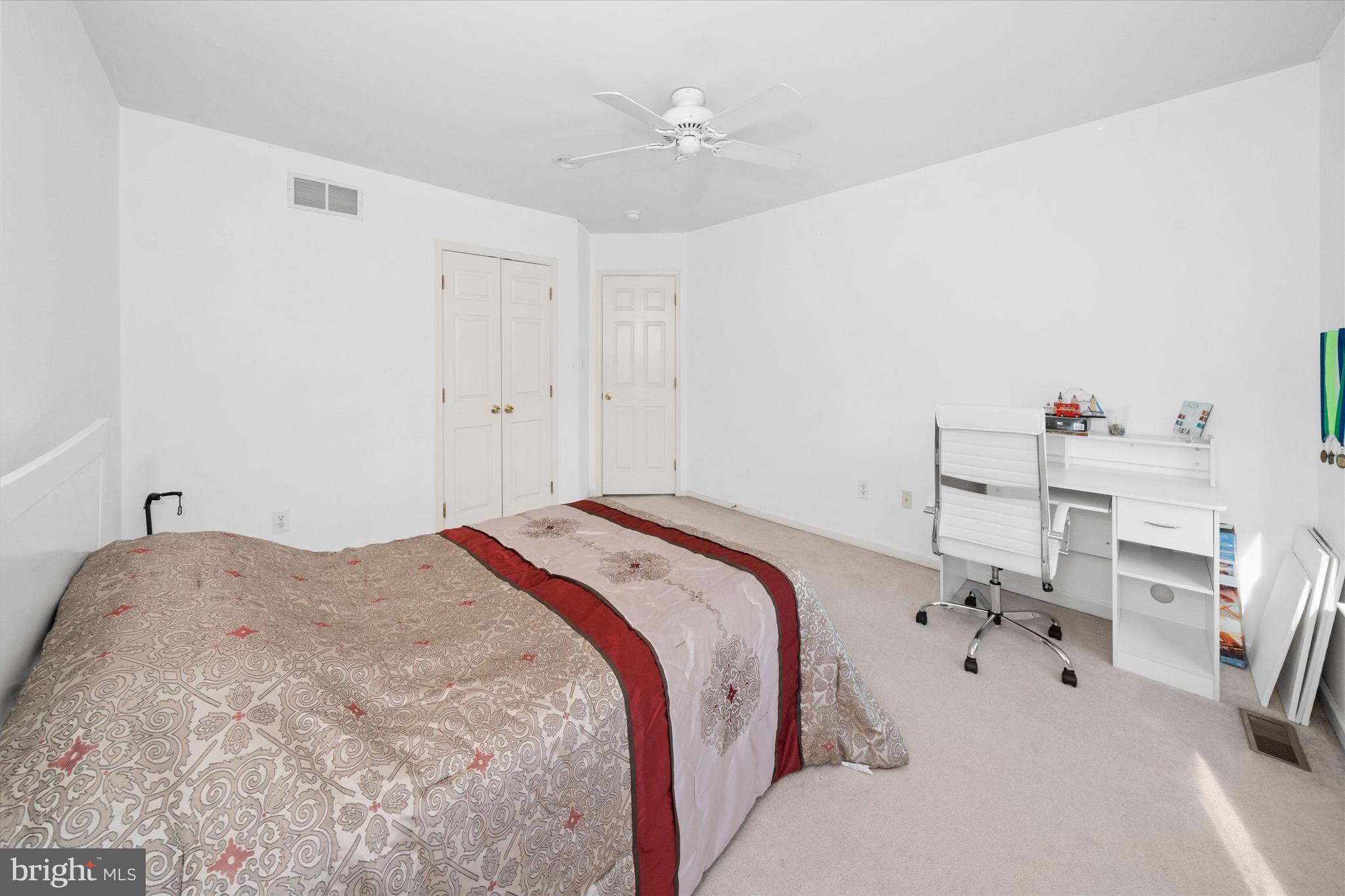 THE LEGENDS - Residential