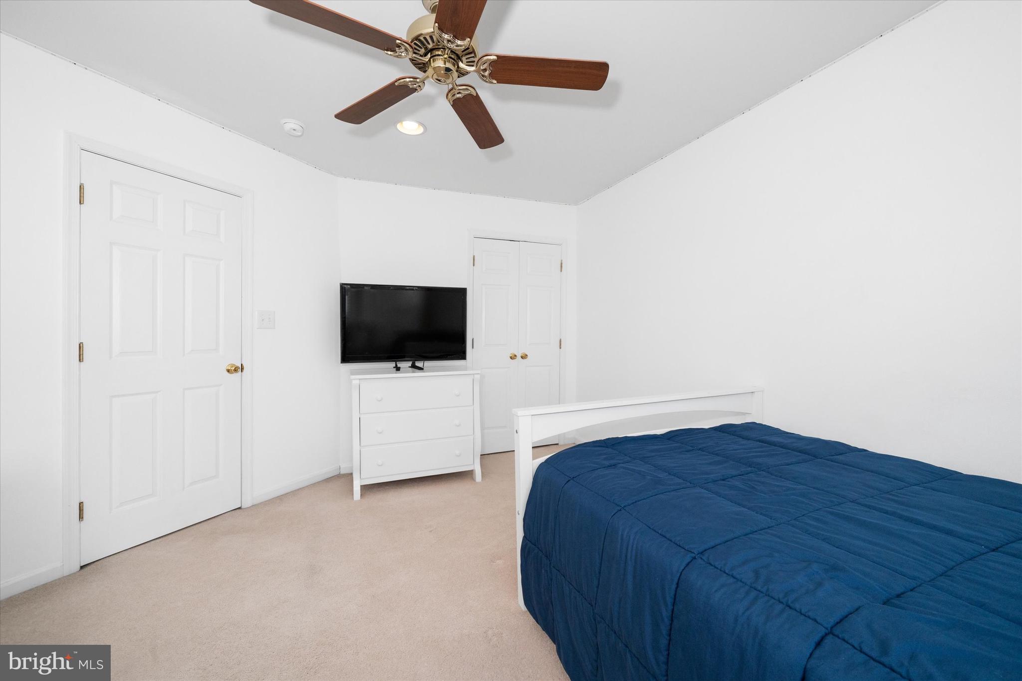 THE LEGENDS - Residential