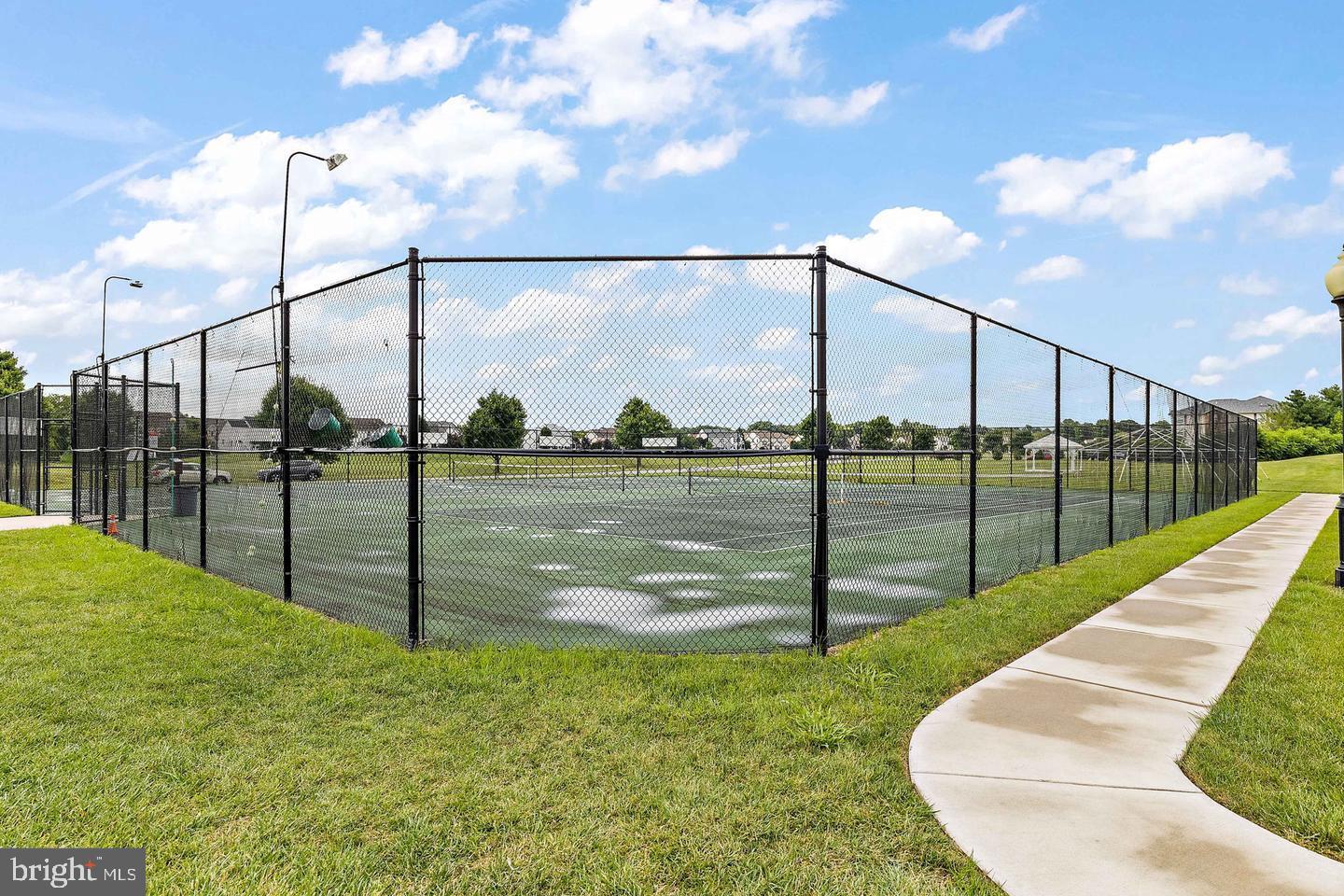 THE LEGENDS - Residential