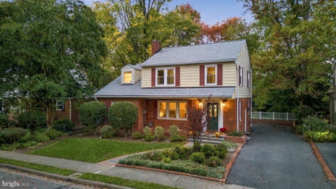 Photo of 5529 Fairfax Drive, ARLINGTON, VA 22205 (MLS # VAAR2081600)