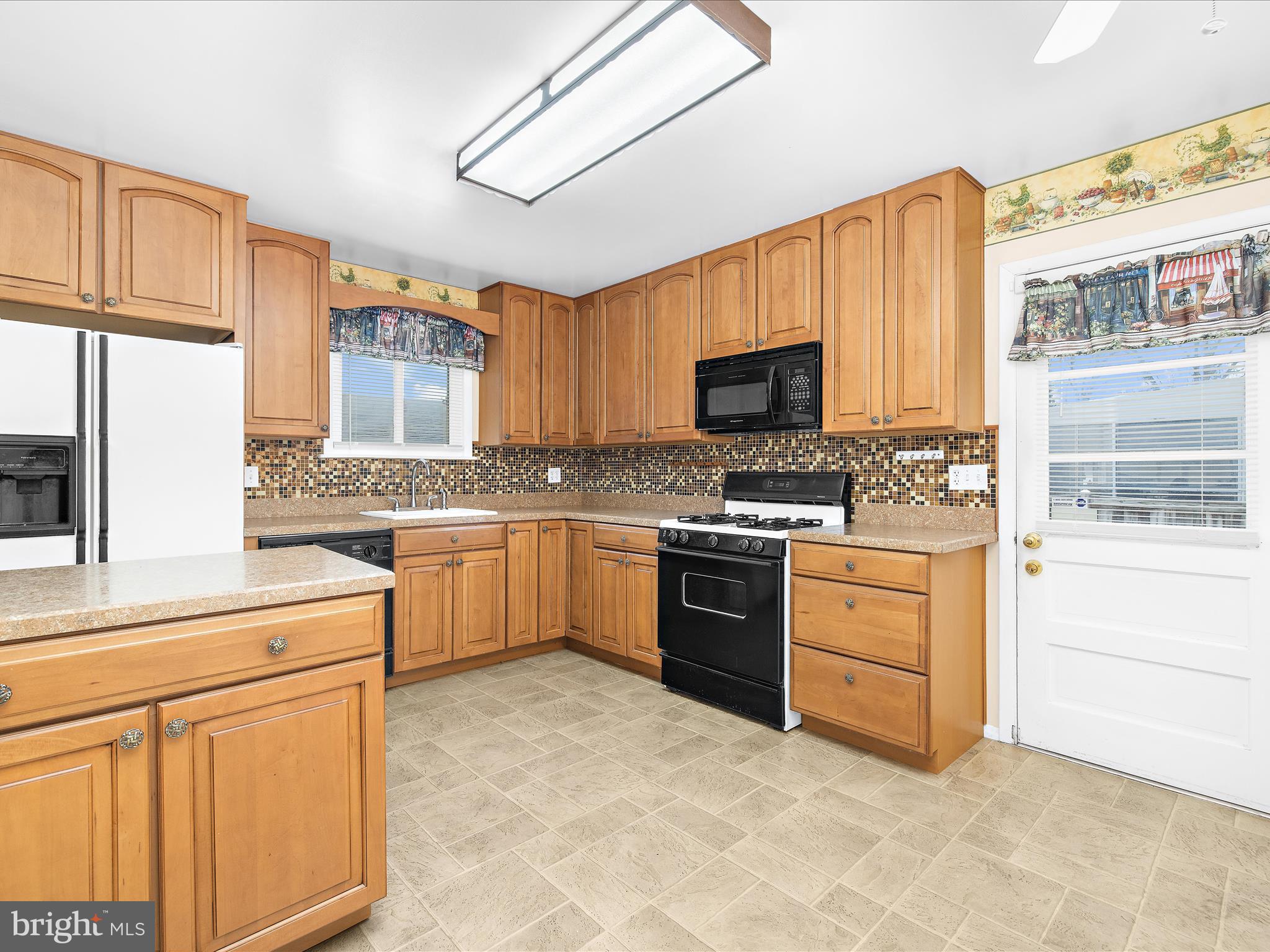 THE HIGHLANDS - Residential