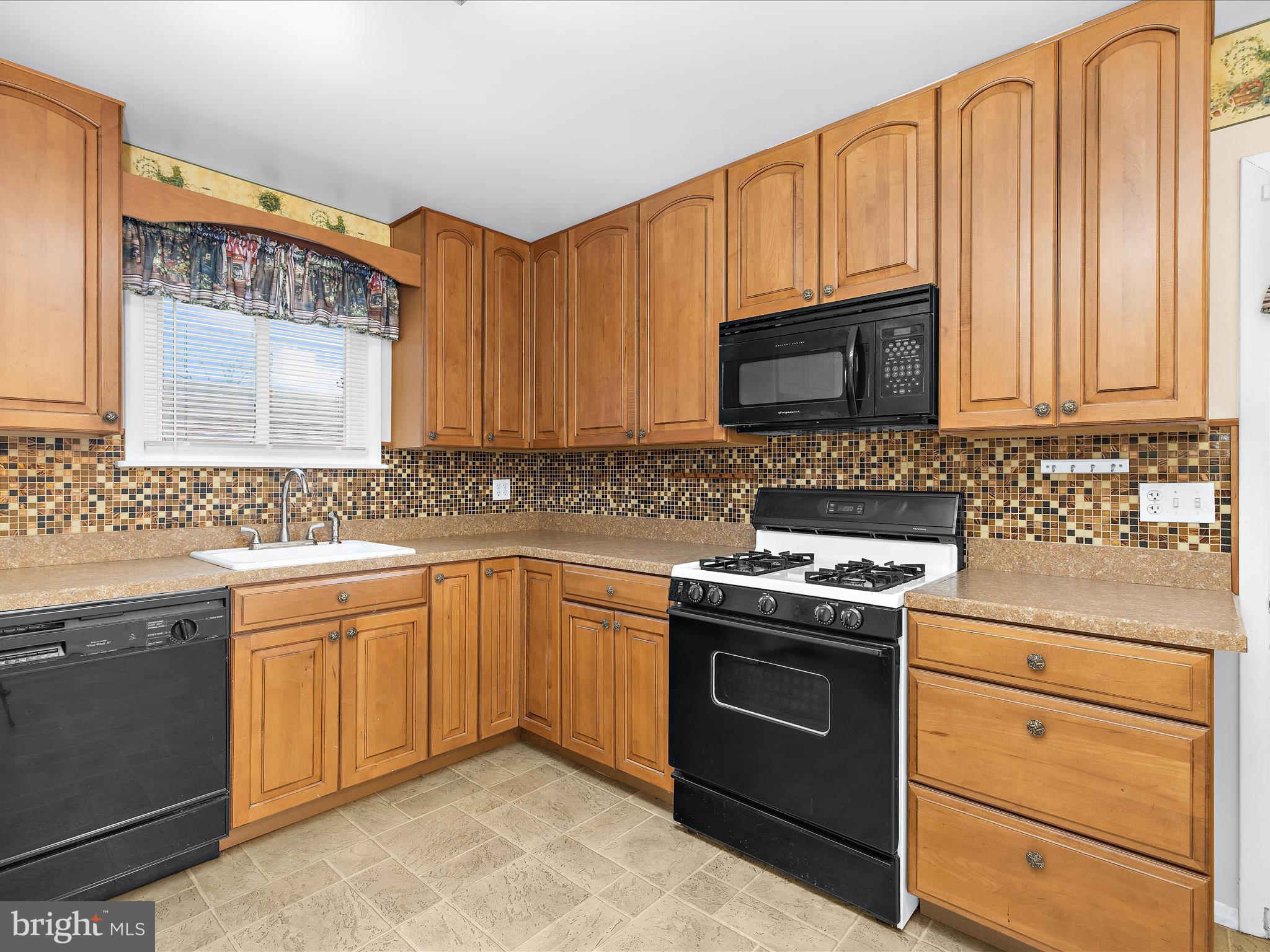 THE HIGHLANDS - Residential