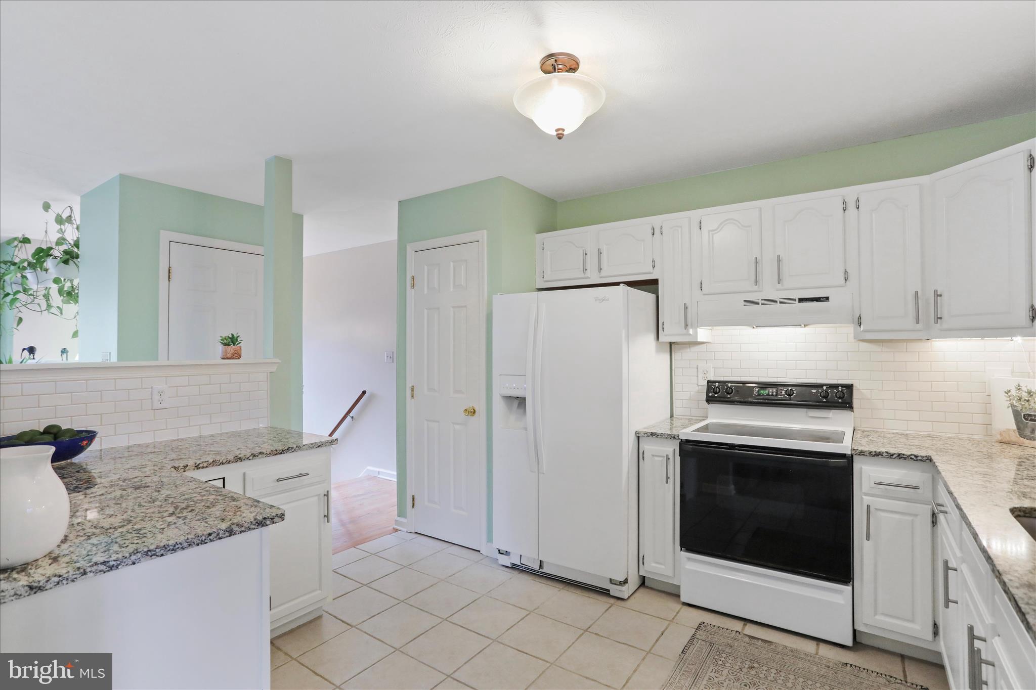 FOXCREST MANOR - Residential