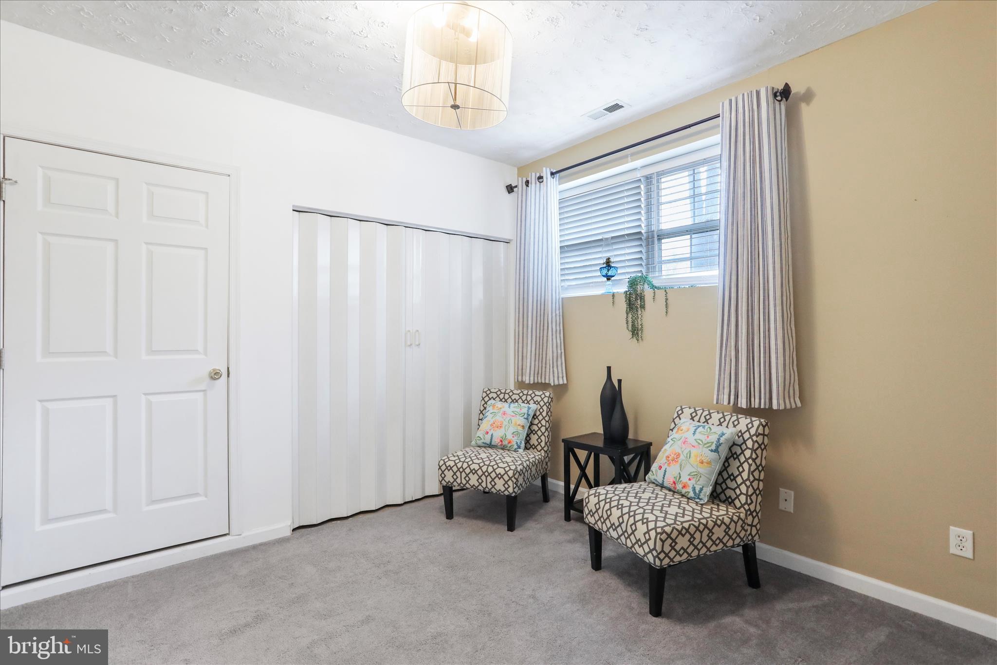 FOXCREST MANOR - Residential