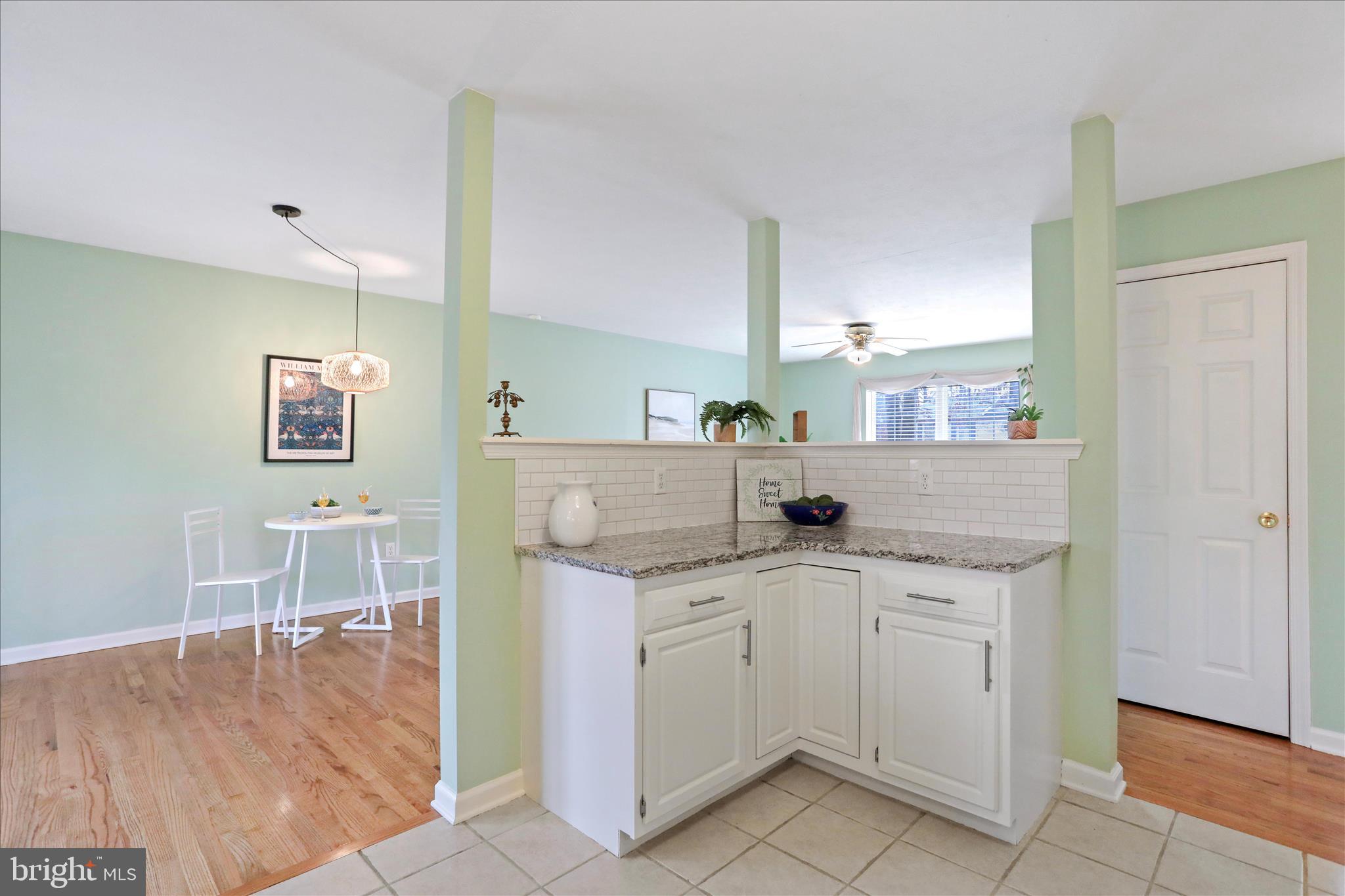 FOXCREST MANOR - Residential