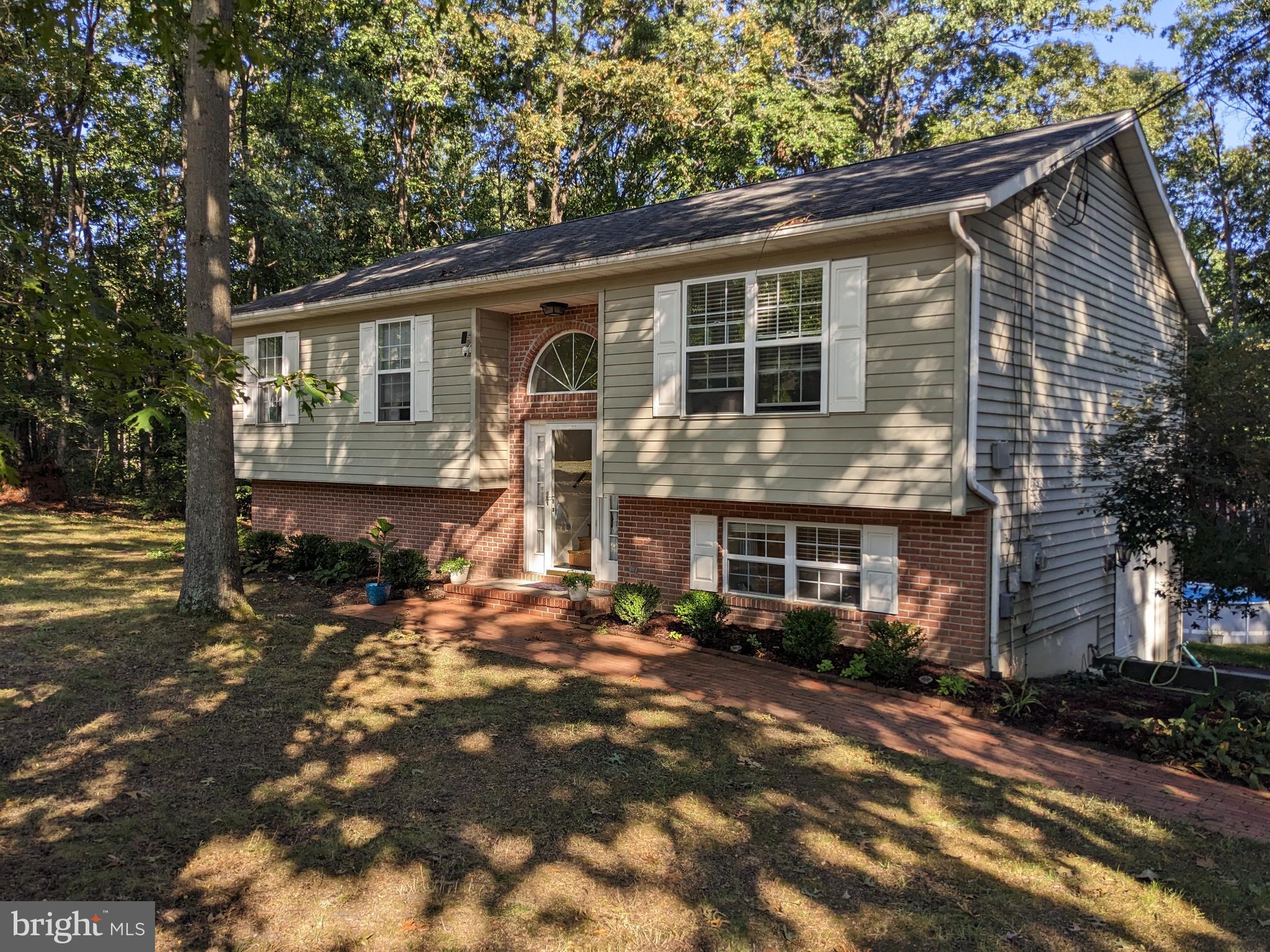 FOXCREST MANOR - Residential