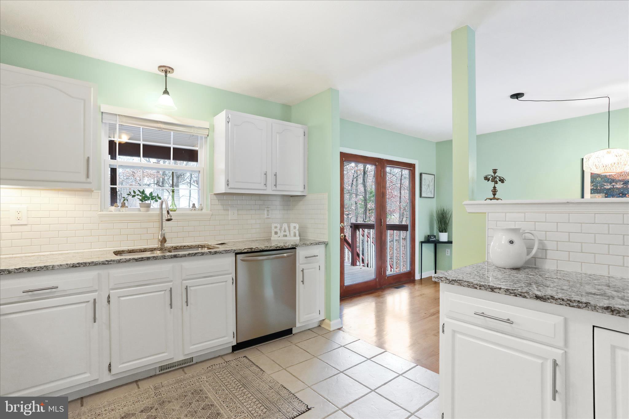 FOXCREST MANOR - Residential